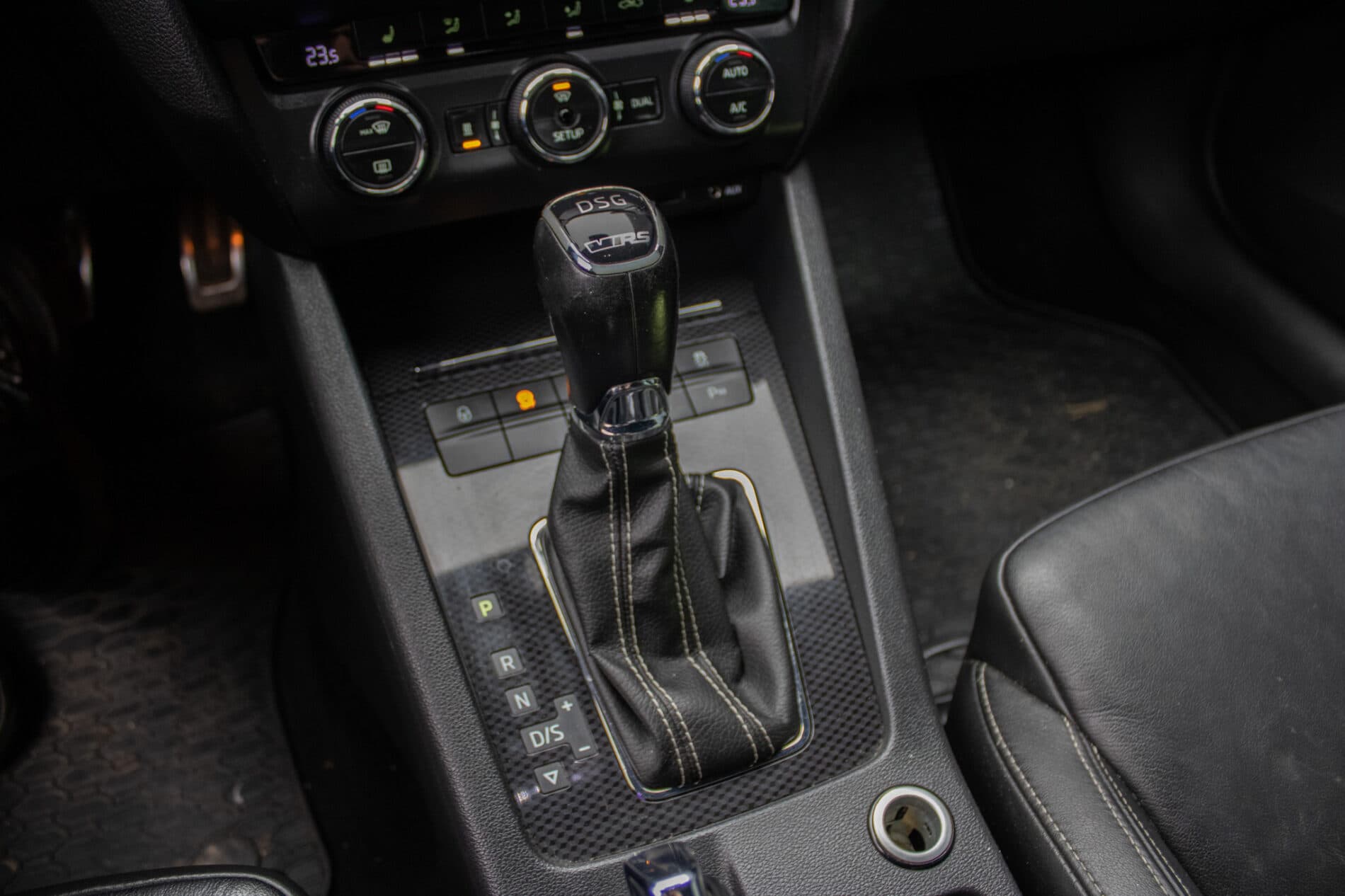 2015 Skoda Octavia RS, černá kombi, 312 500 km