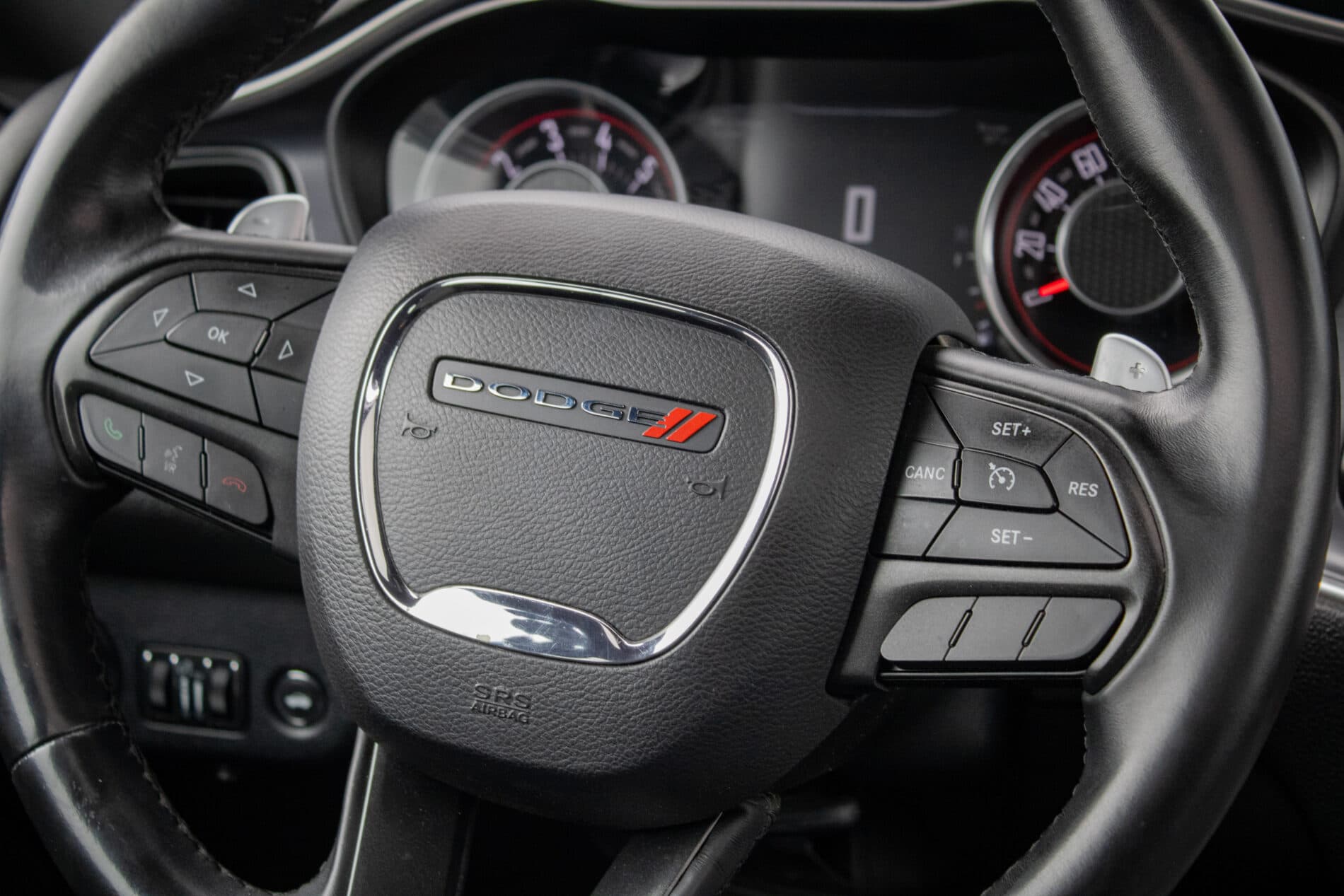 2015 Dodge Challenger, modrá kupé, 130 665 km