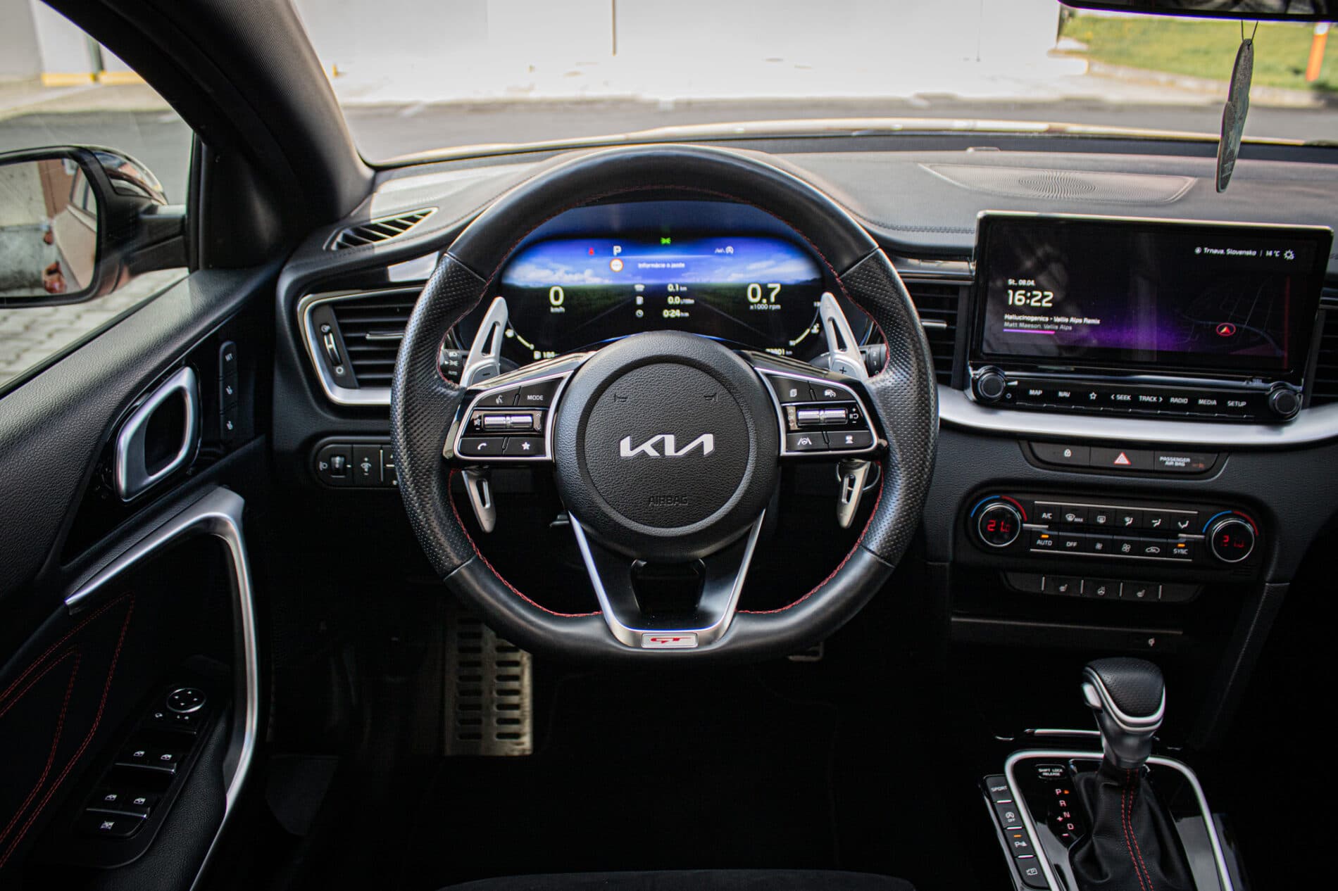 2023 Kia ProCeed GT, oranžová hatchback, 73 801 km