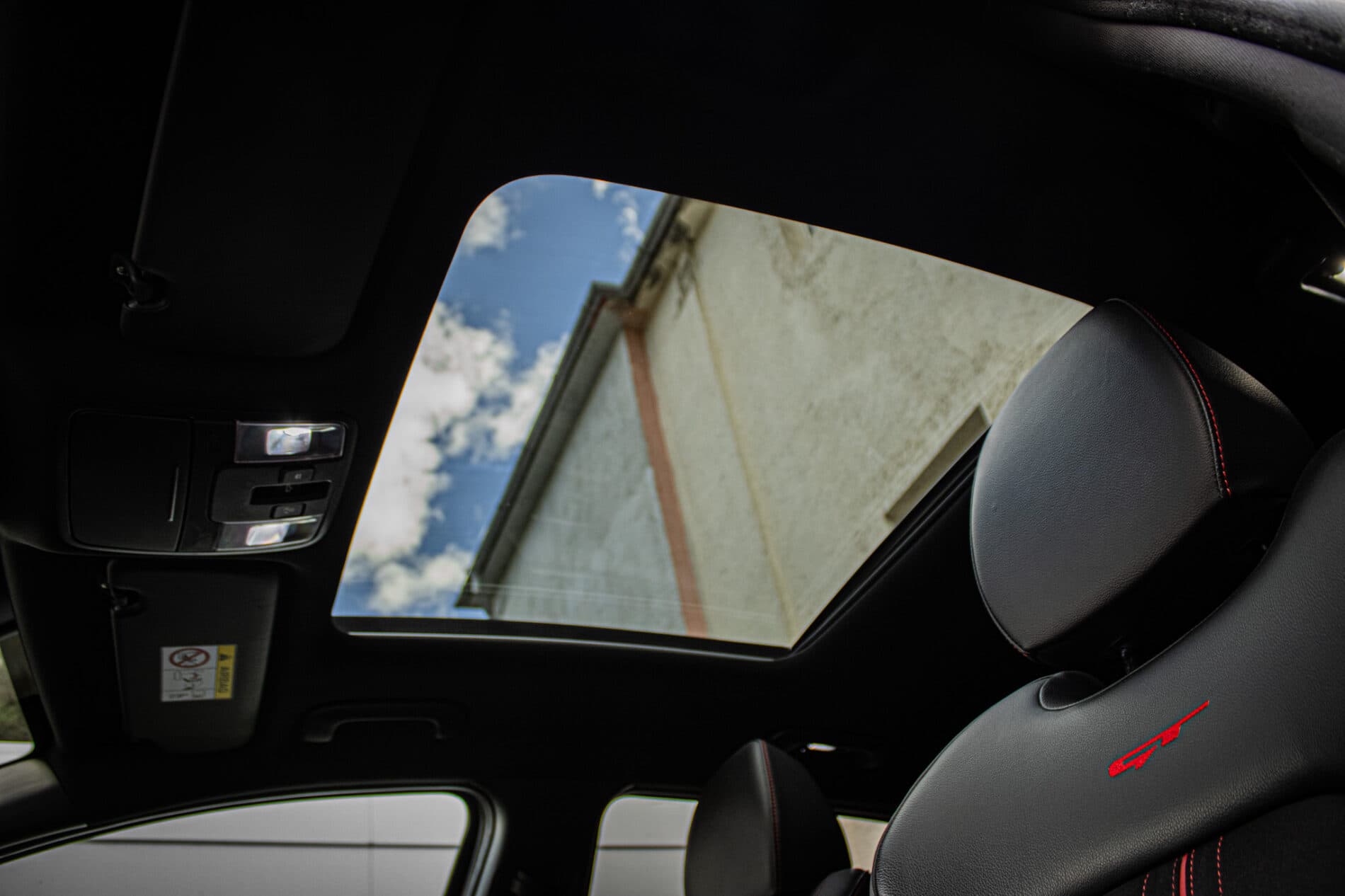 2023 Kia ProCeed GT, oranžová hatchback, 73 801 km