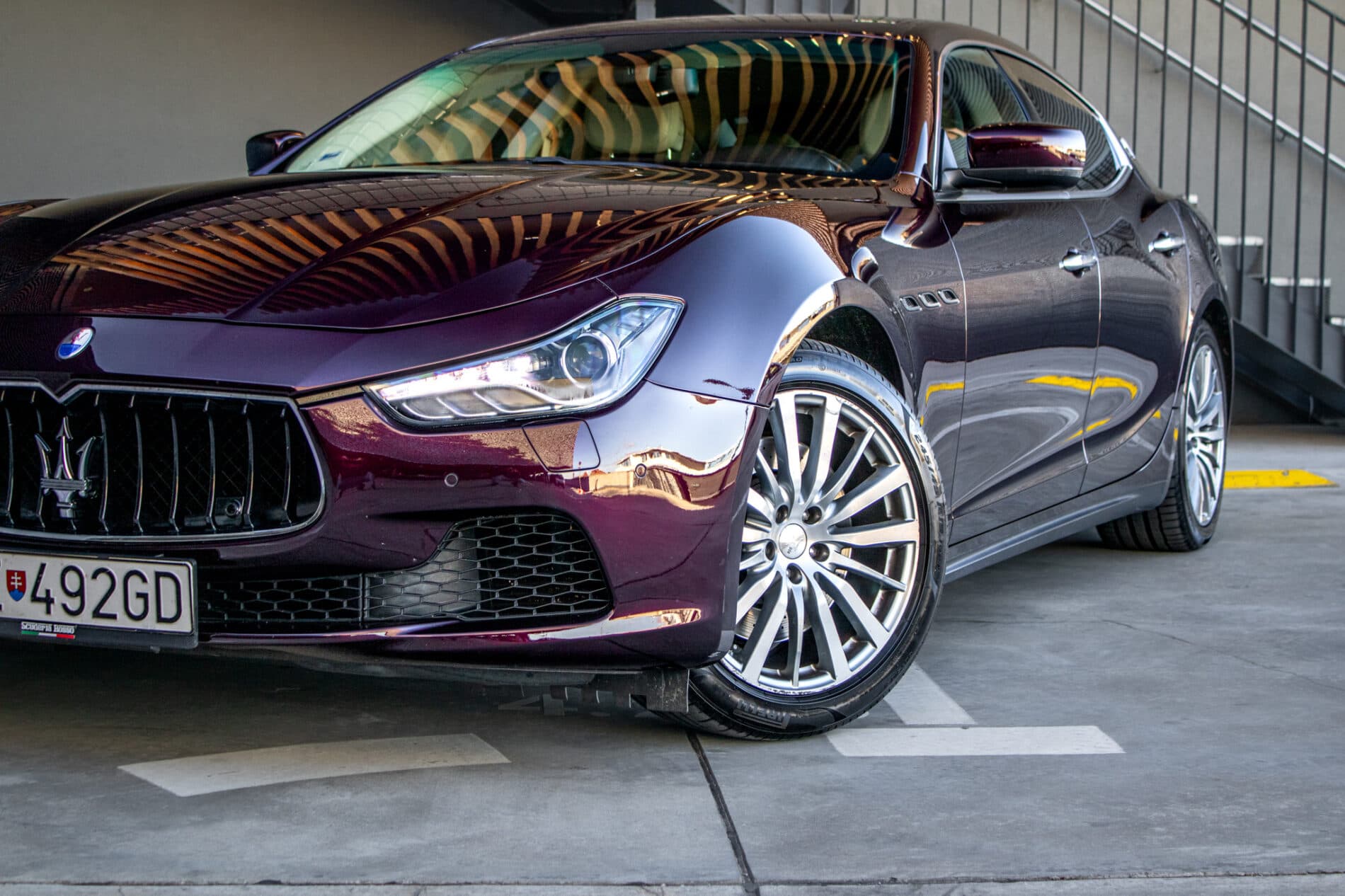 2015 Maserati Ghibli, červená sedan, 108 508 km