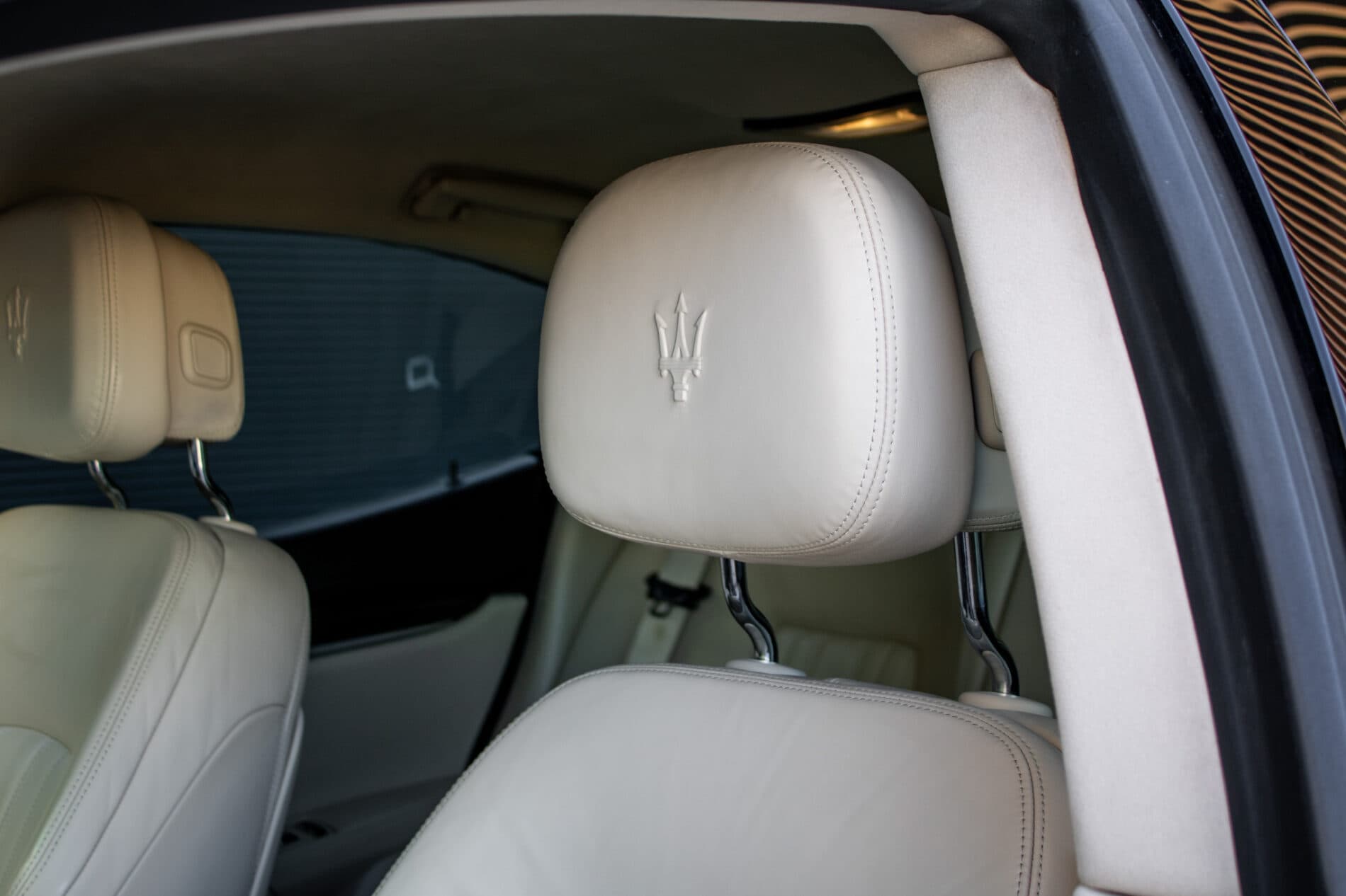 2015 Maserati Ghibli, červená sedan, 108 508 km