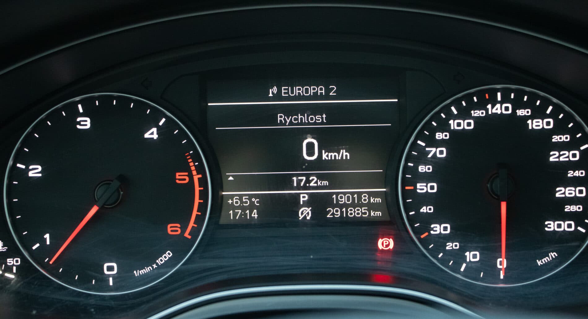 2014 AUDI A6, šedá sedan, 291 885 km