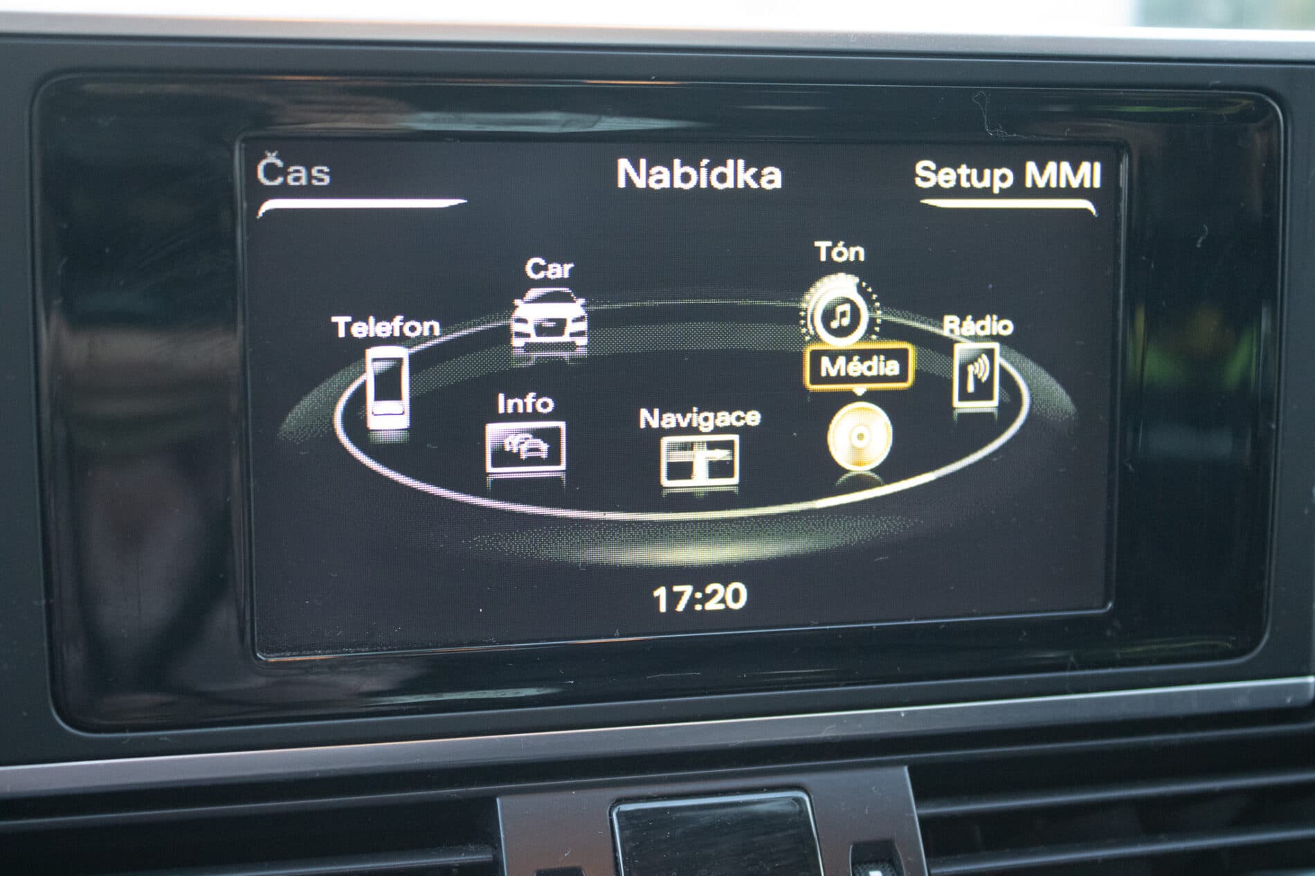 2014 AUDI A6, šedá sedan, 291 885 km