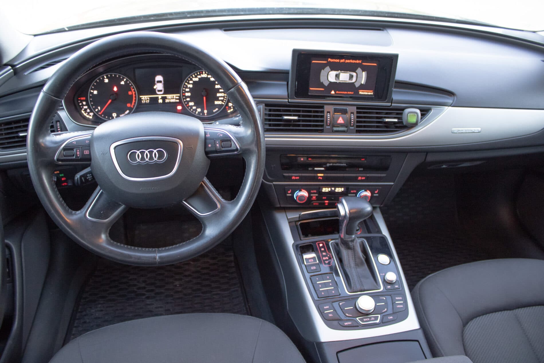 2014 AUDI A6, šedá sedan, 291 885 km