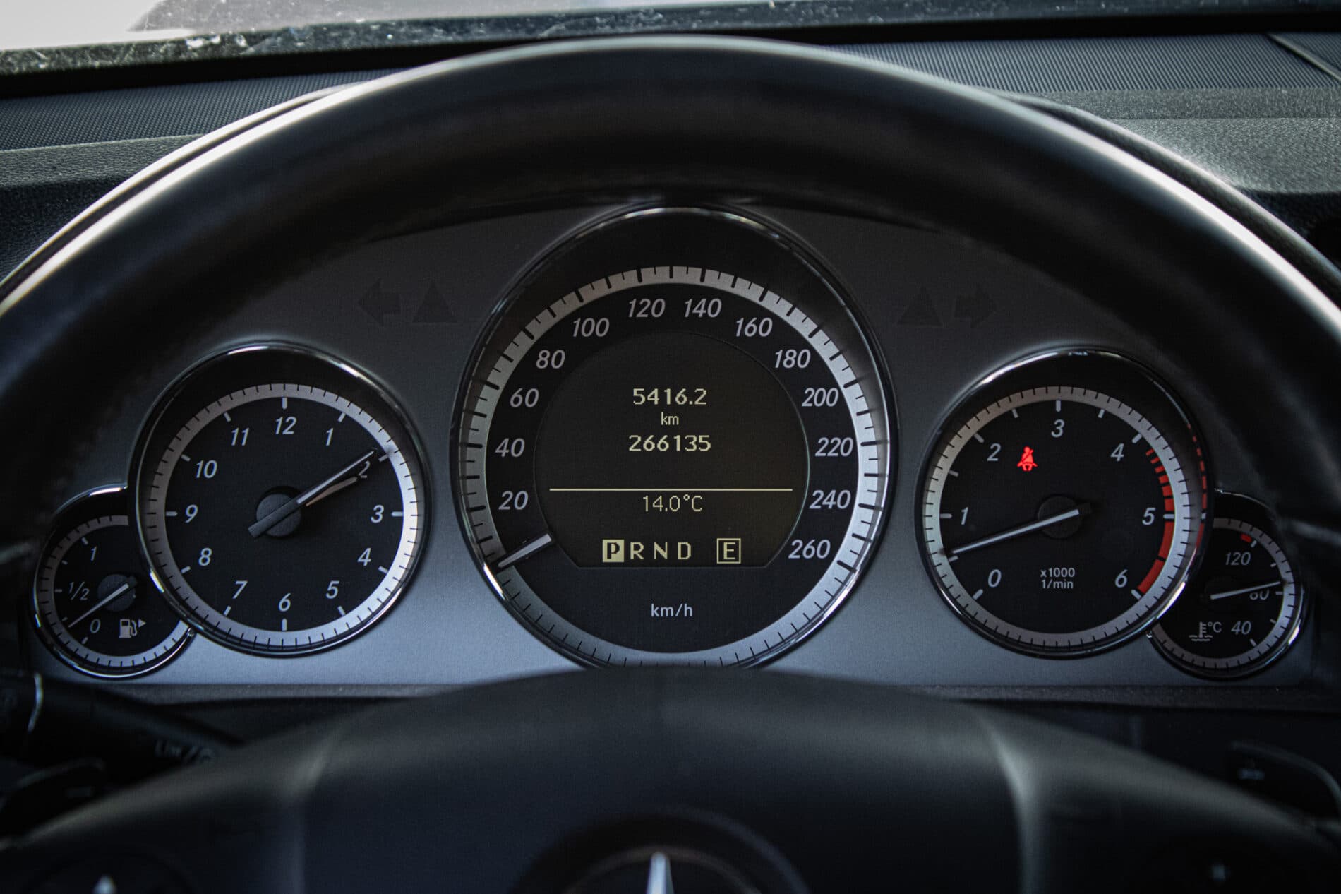 2011 Mercedes-Benz E 300 CDI, černá kupé, 266 135 km