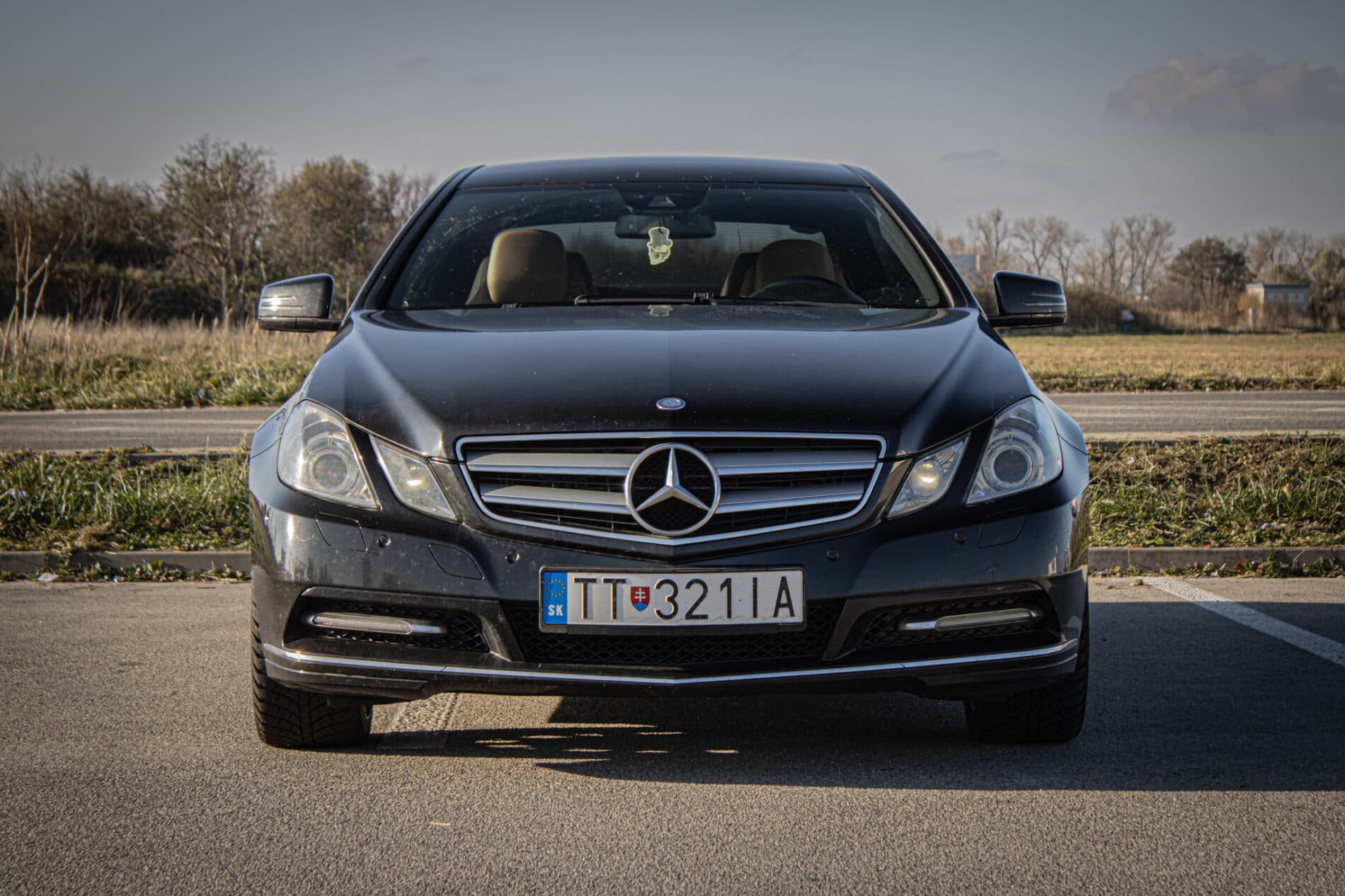 2011 Mercedes-Benz E 300 CDI, černá kupé, 266 135 km