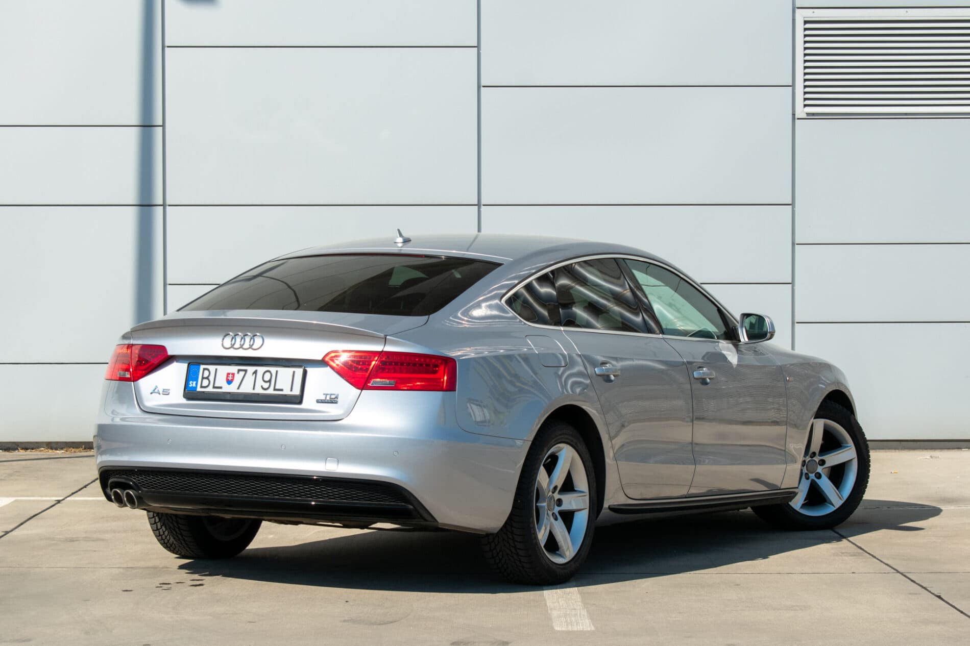 2016 AUDI A5, stříbrná, 111 053 km