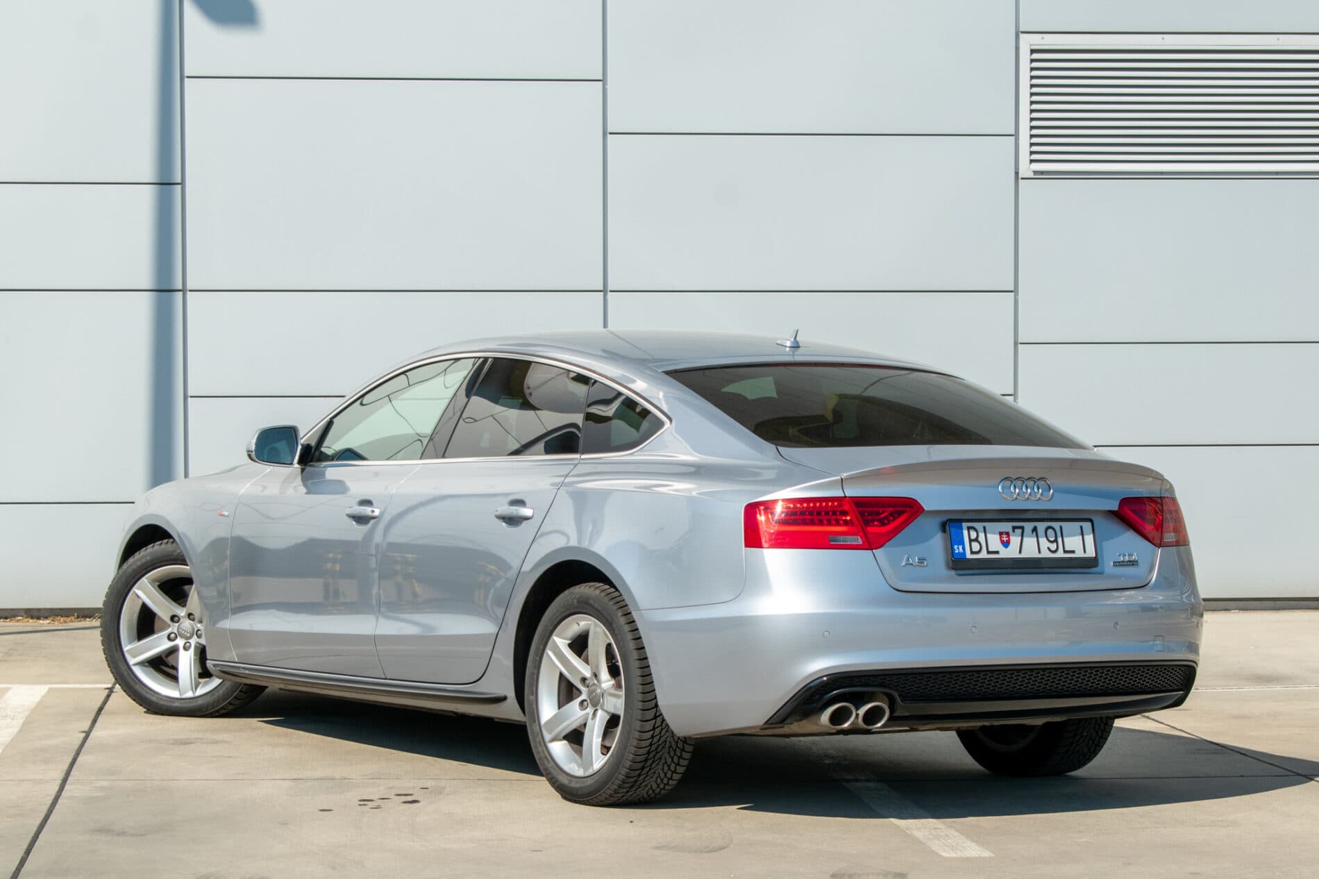 2016 AUDI A5, stříbrná, 111 053 km