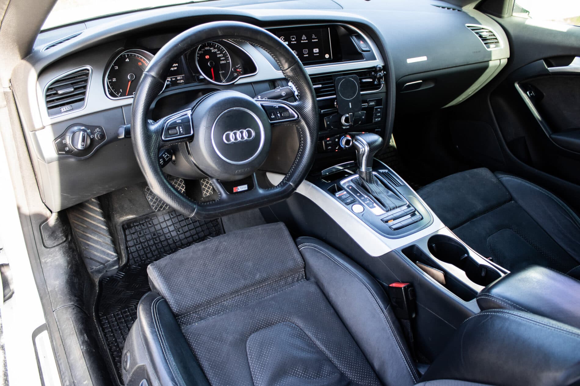 2013 AUDI A5, bílá kupé, 266 905 km