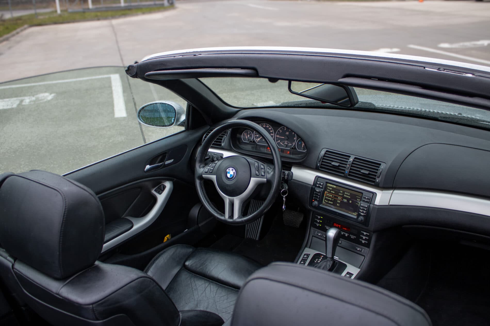 2002 BMW 325i, stříbrná kabriolet, 260 131 km