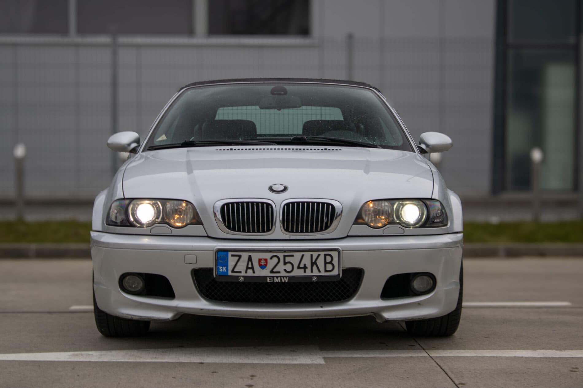 2002 BMW 325i, stříbrná kabriolet, 260 131 km