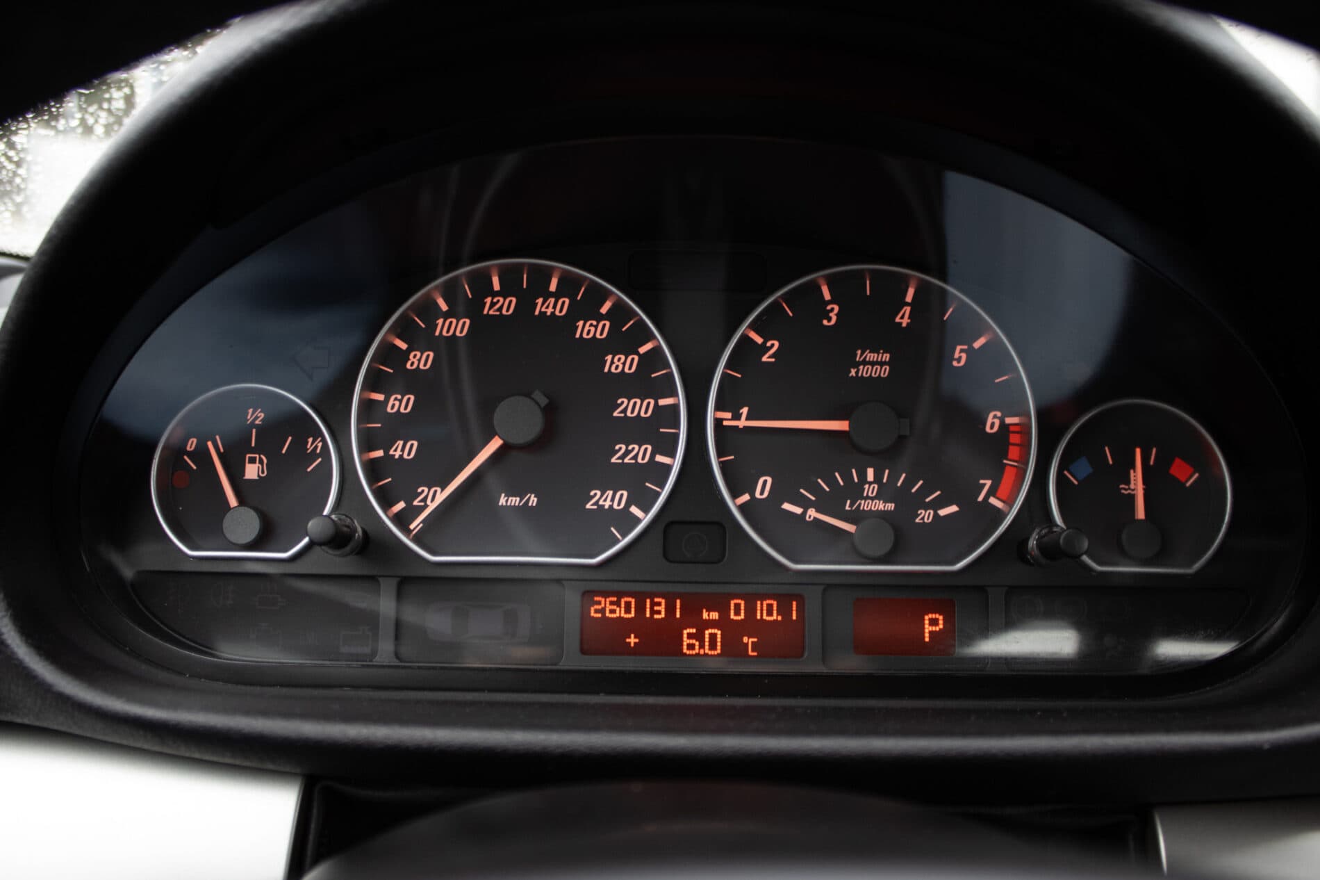 2002 BMW 325i, stříbrná kabriolet, 260 131 km
