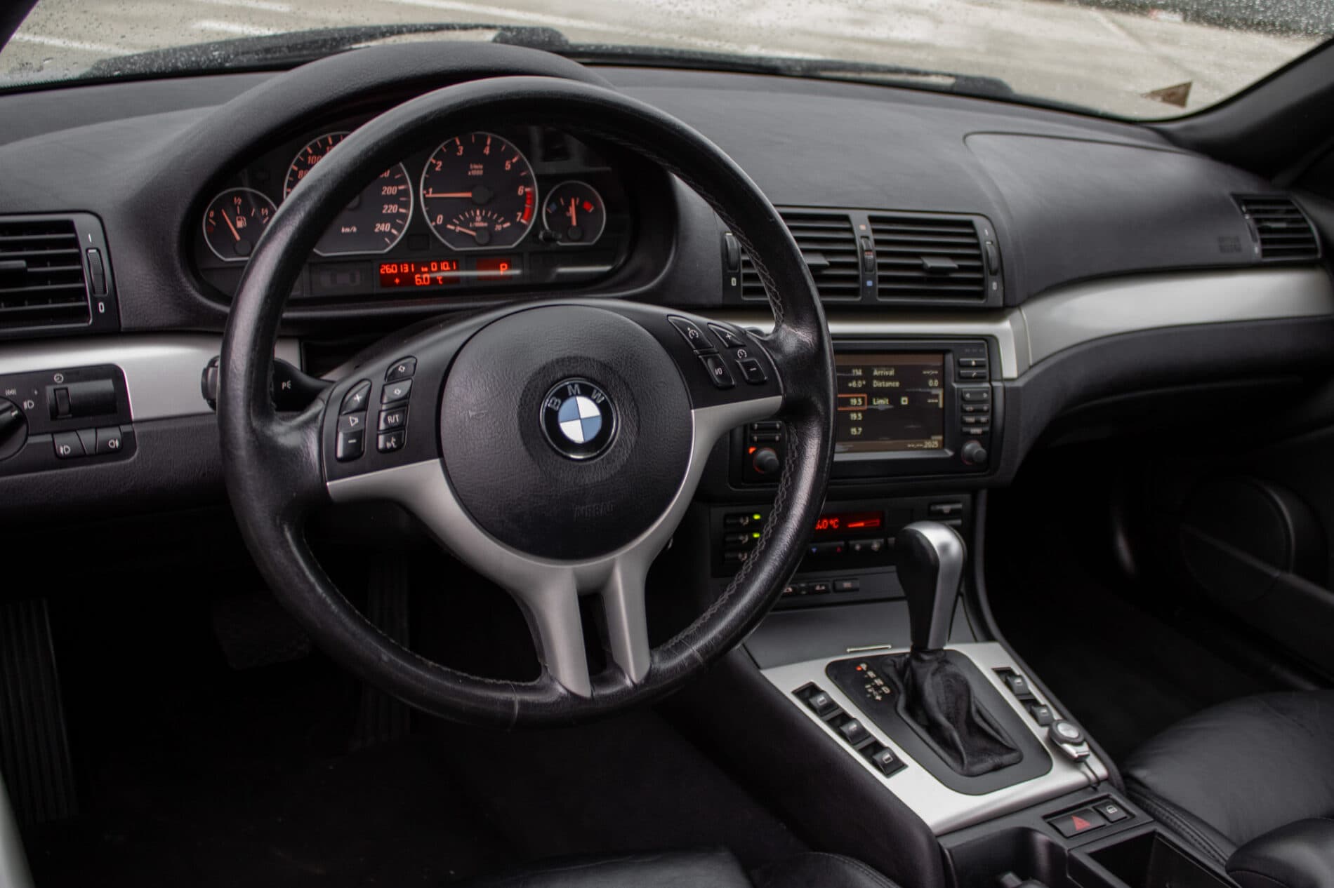 2002 BMW 325i, stříbrná kabriolet, 260 131 km