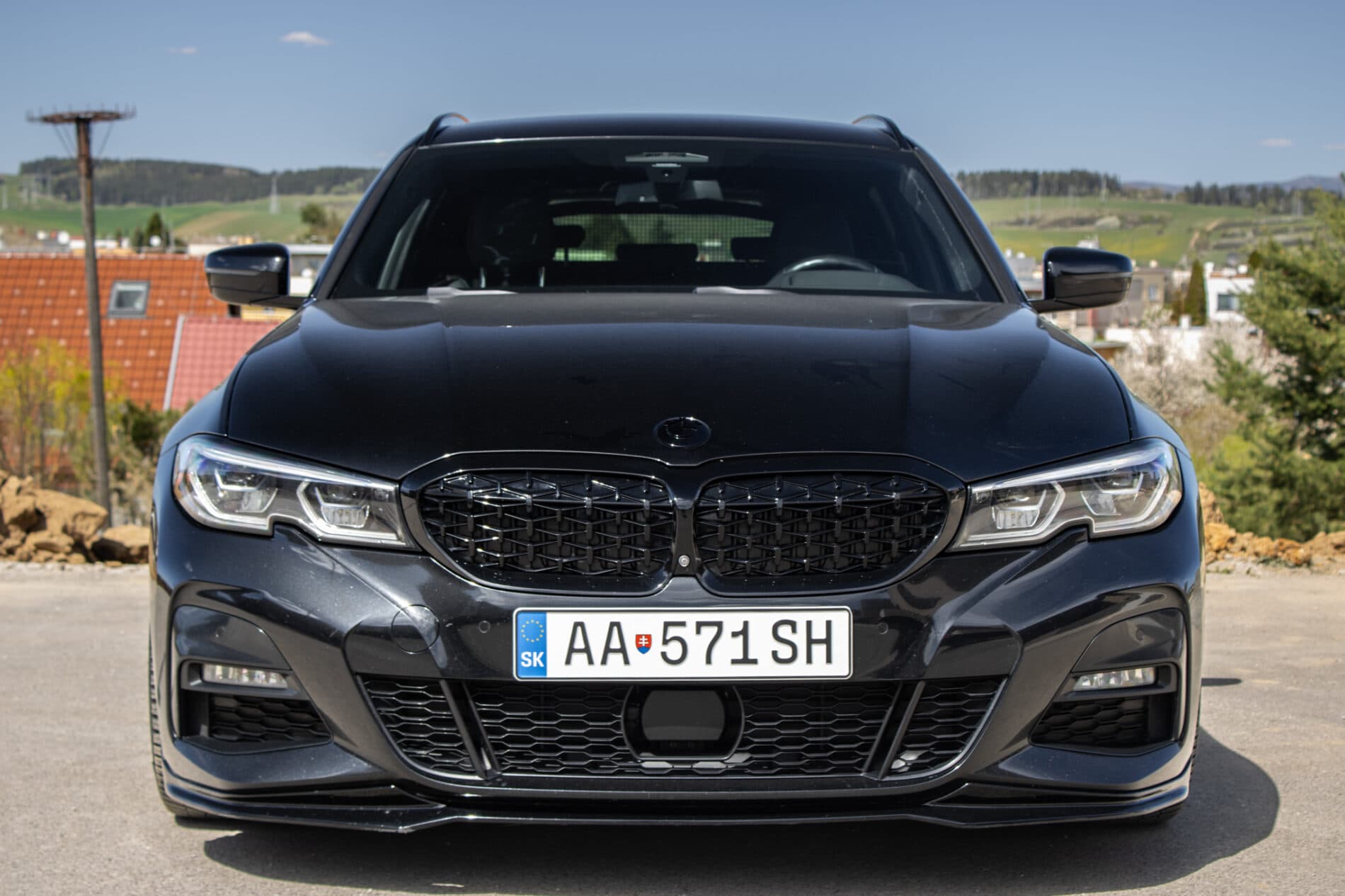 2020 BMW 320i, černá kombi, 116 282 km