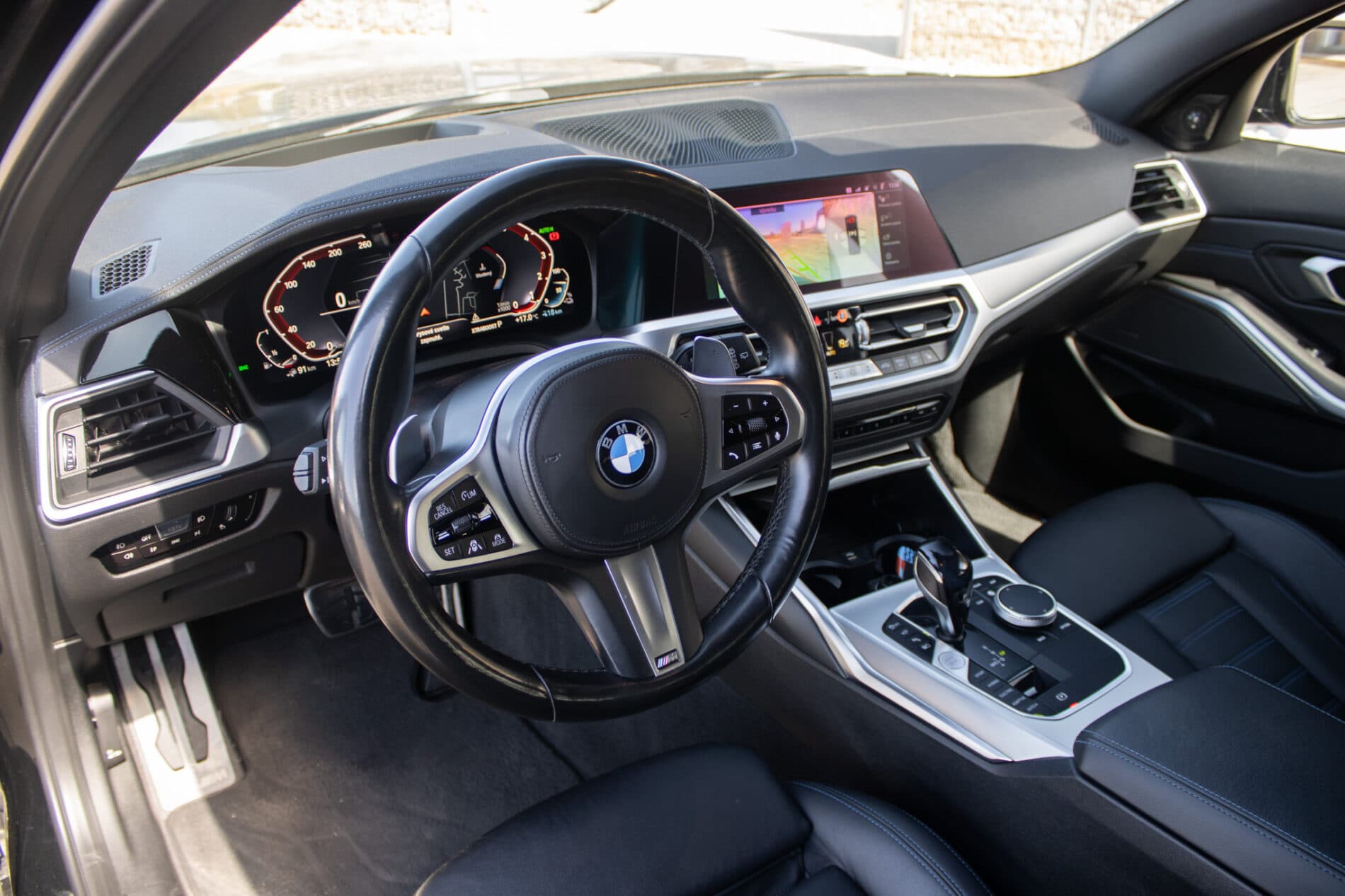 2020 BMW 320i, černá kombi, 116 282 km
