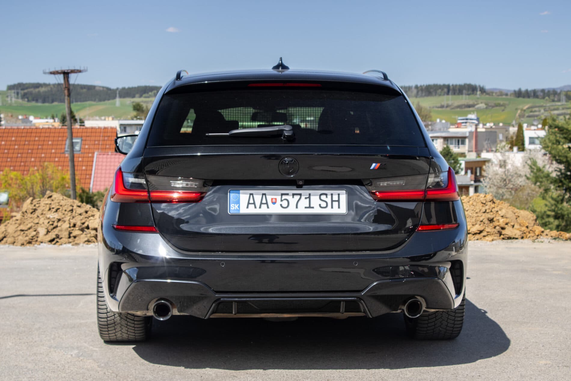 2020 BMW 320i, černá kombi, 116 282 km