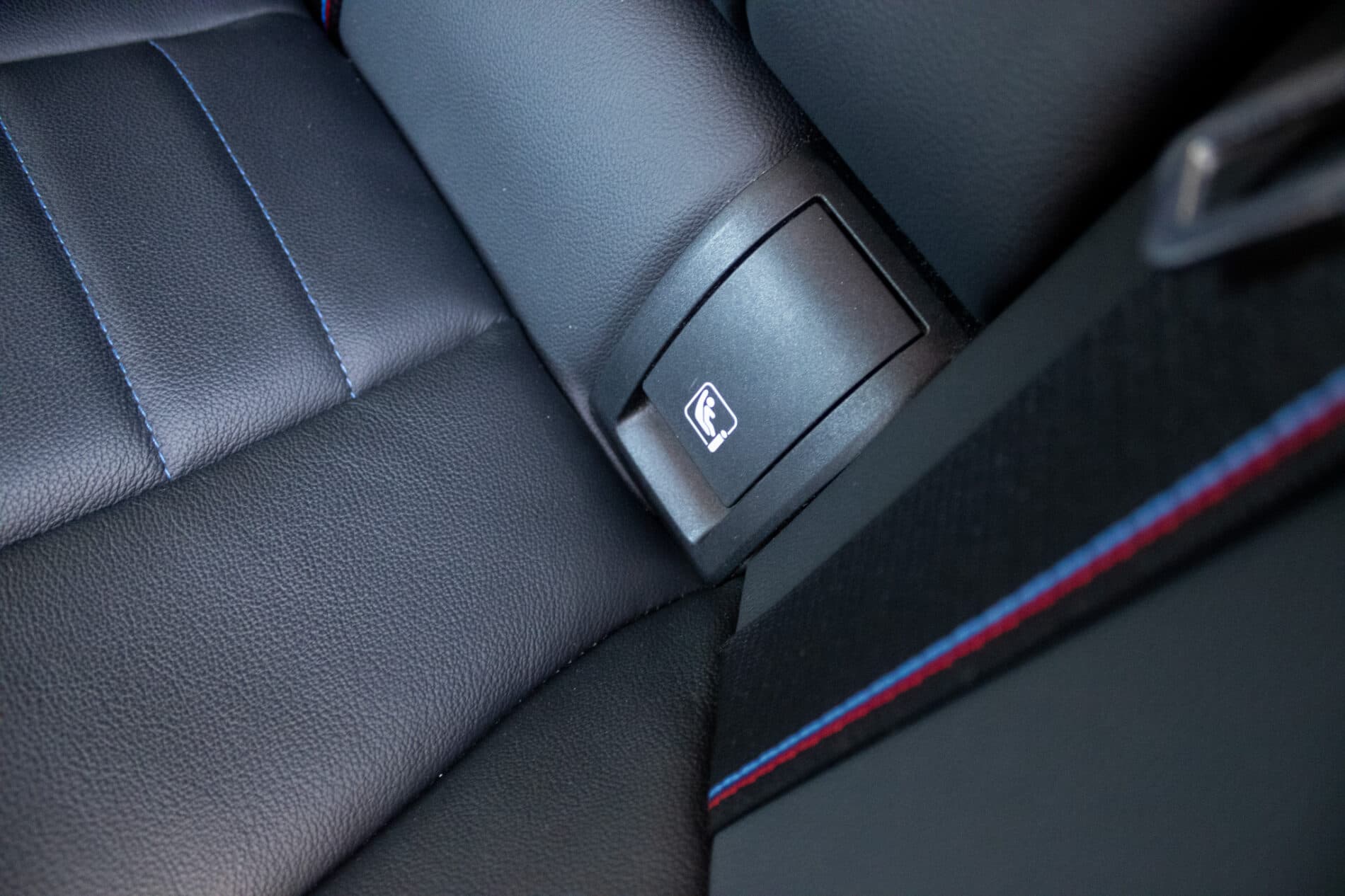 2020 BMW 320i, černá kombi, 116 282 km