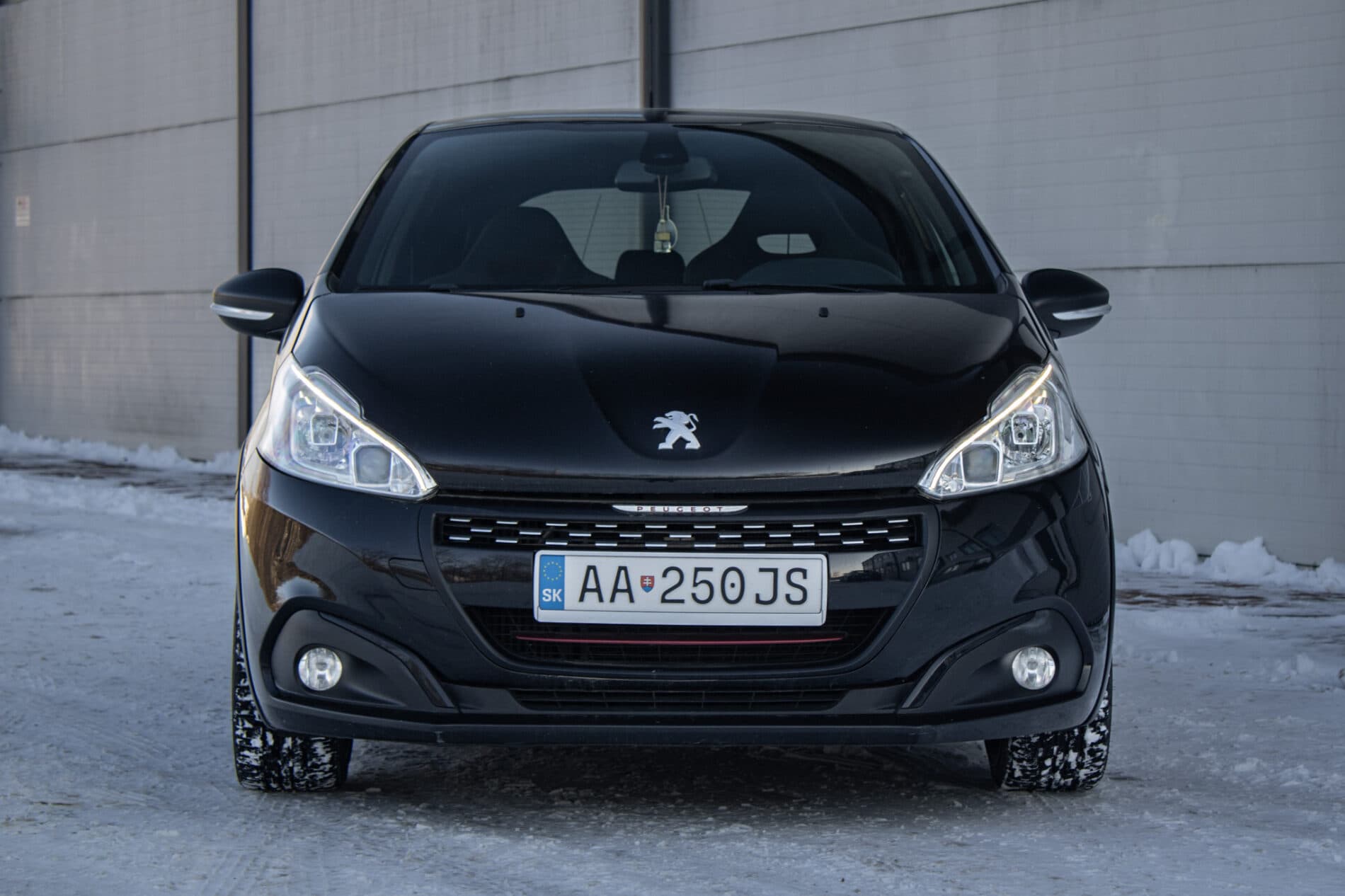 2018 Peugeot 208 GTi, černá hatchback, 153 104 km