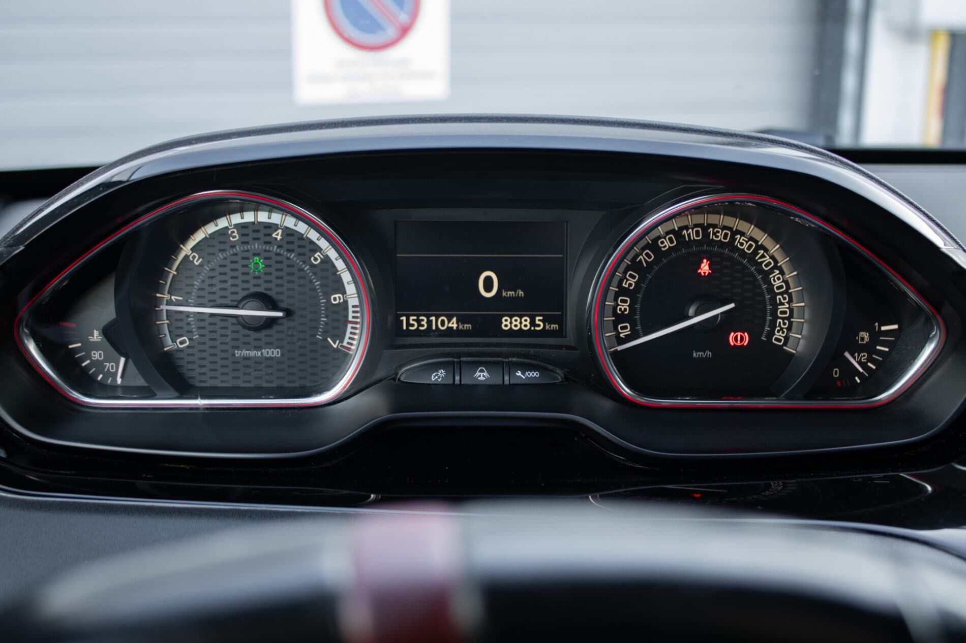 2018 Peugeot 208 GTi, černá hatchback, 153 104 km