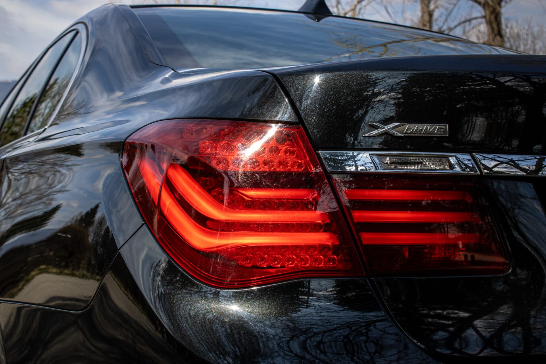 2013 BMW 750d, černá sedan, 231 861 km