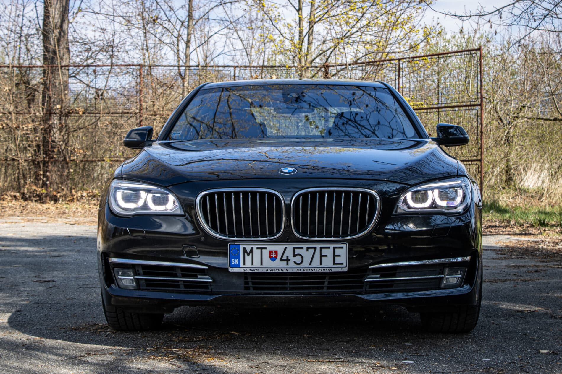 2013 BMW 750d, černá sedan, 231 861 km