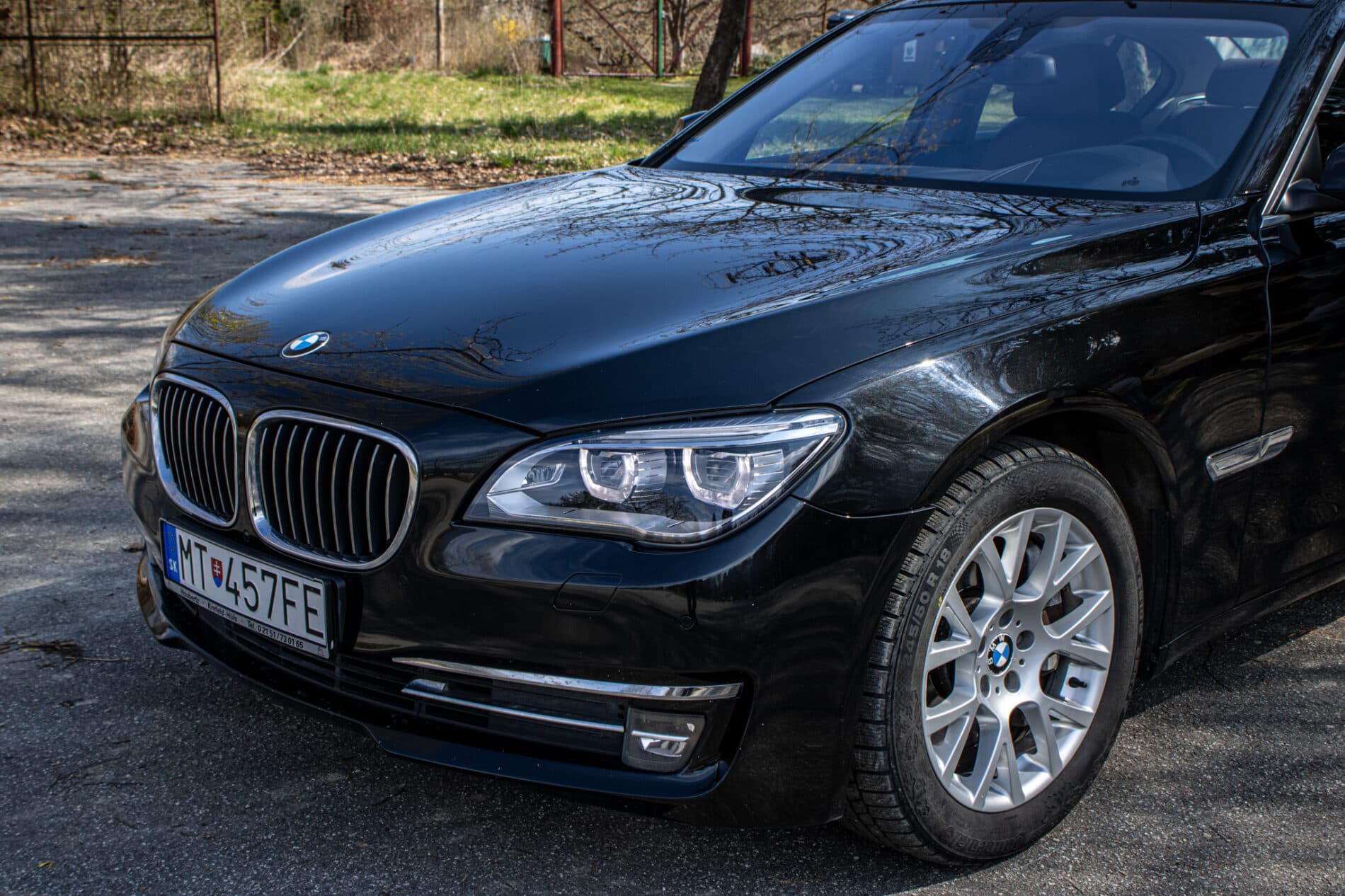 2013 BMW 750d, černá sedan, 231 861 km