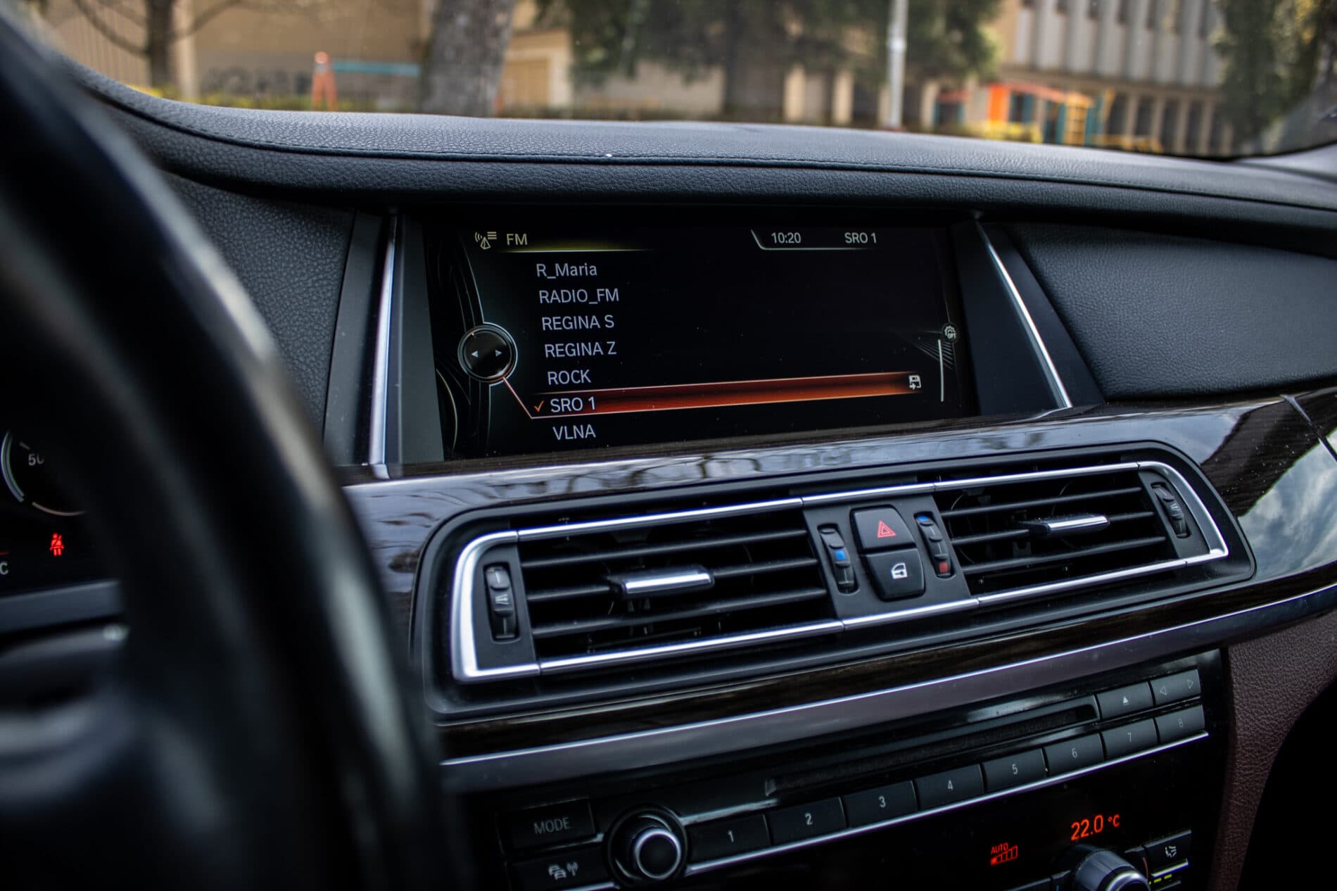 2013 BMW 750d, černá sedan, 231 861 km