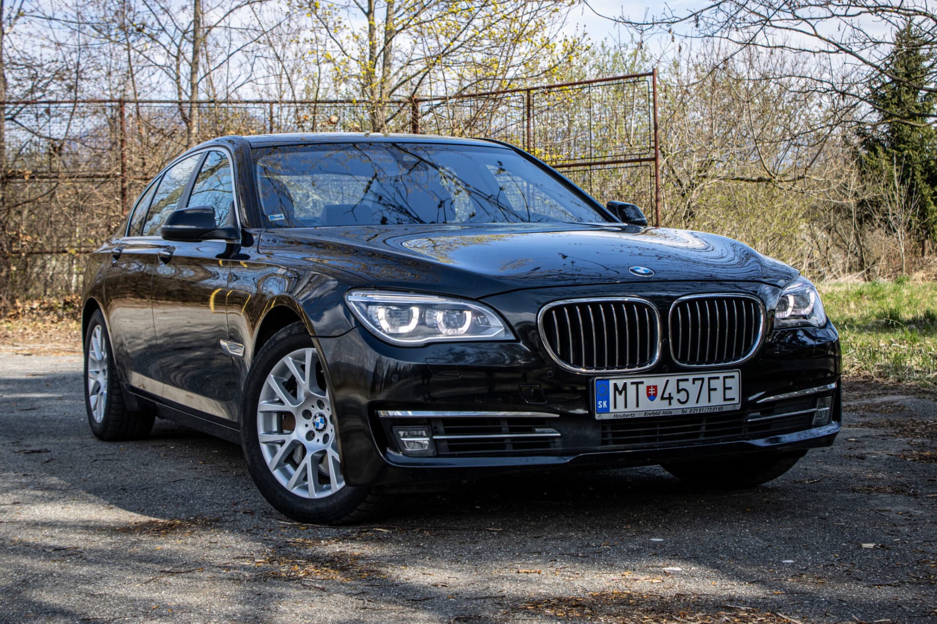 2013 BMW 750d, černá sedan, 231 861 km