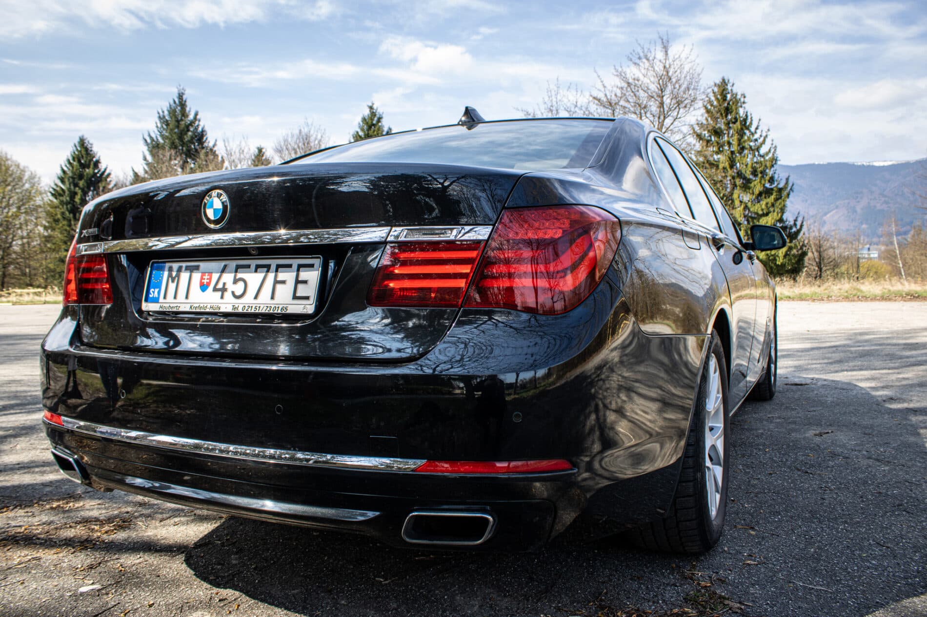 2013 BMW 750d, černá sedan, 231 861 km