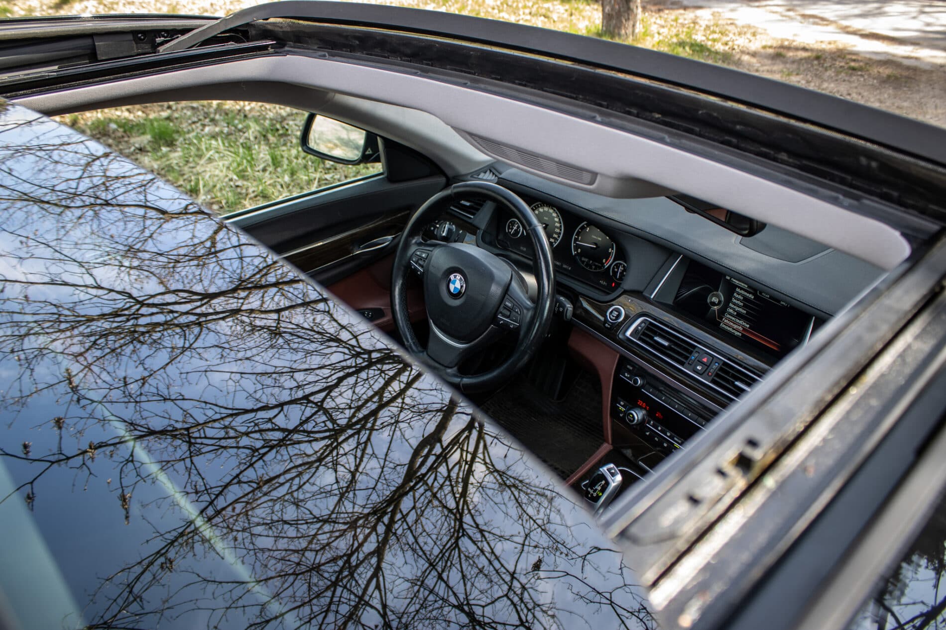 2013 BMW 750d, černá sedan, 231 861 km