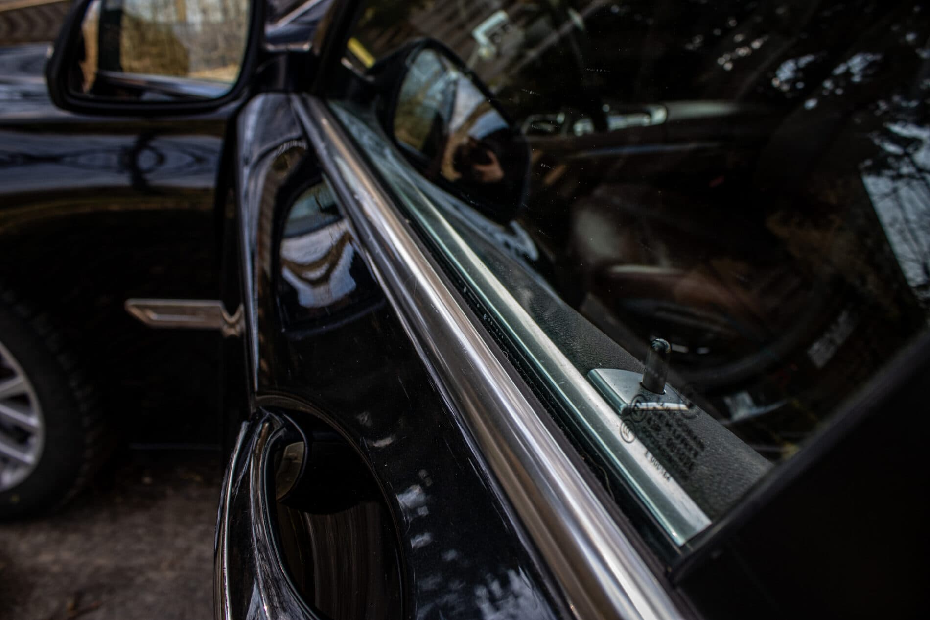 2013 BMW 750d, černá sedan, 231 861 km