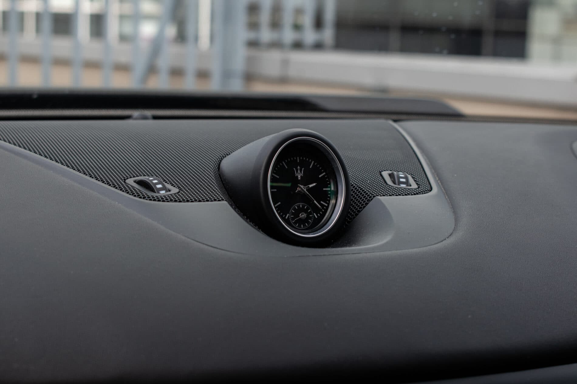 2019 Maserati Levante, bílá suv, 85 819 km