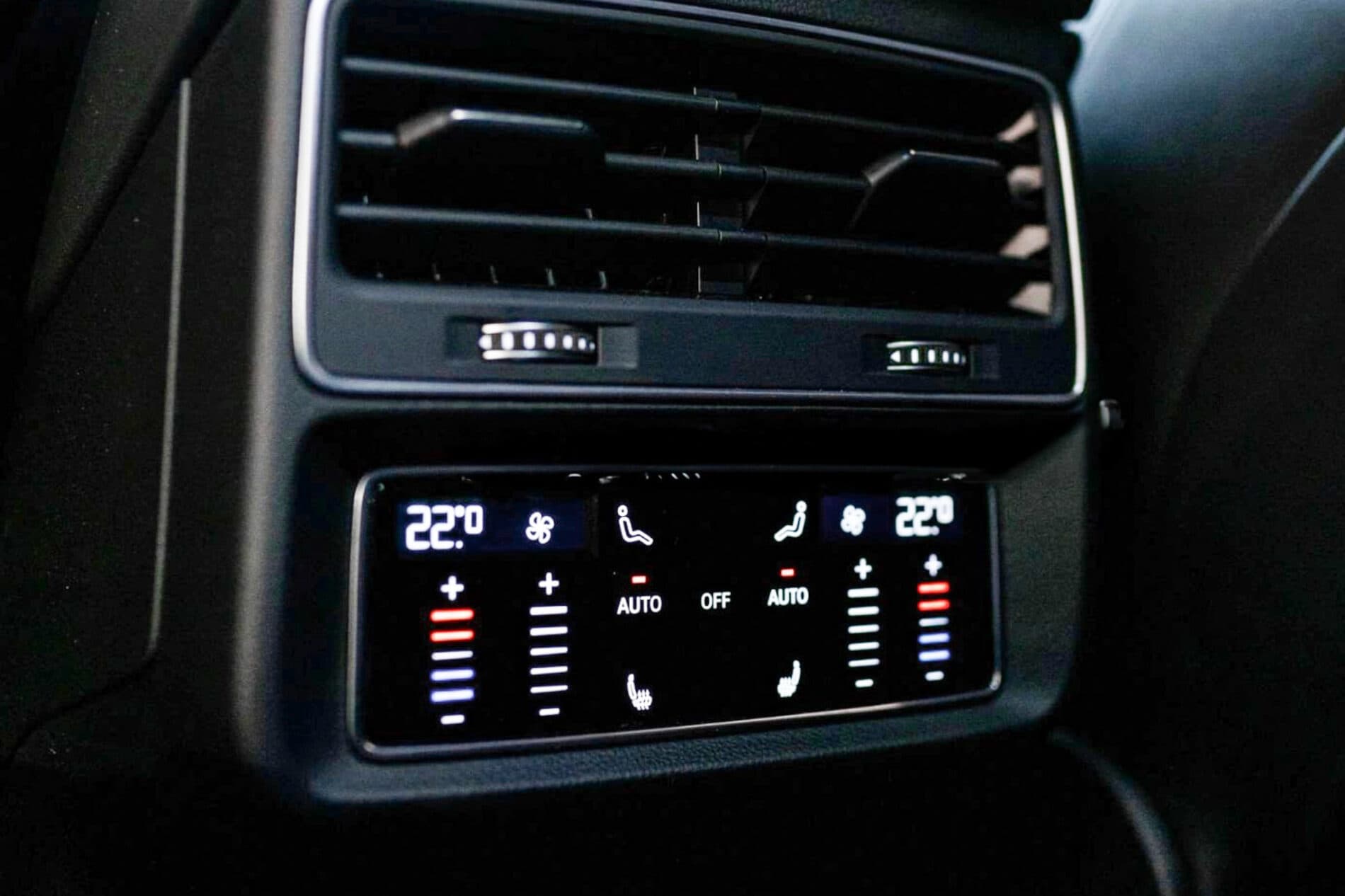 2021 AUDI SQ8, šedá suv, 122 000 km