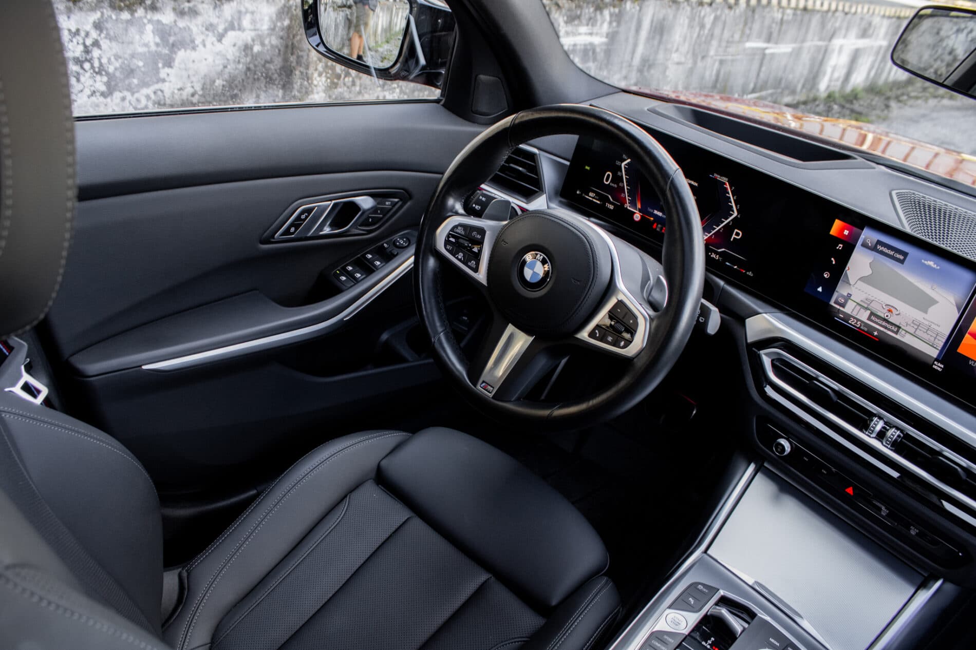 2023 BMW M340i, červená kombi, 36 400 km