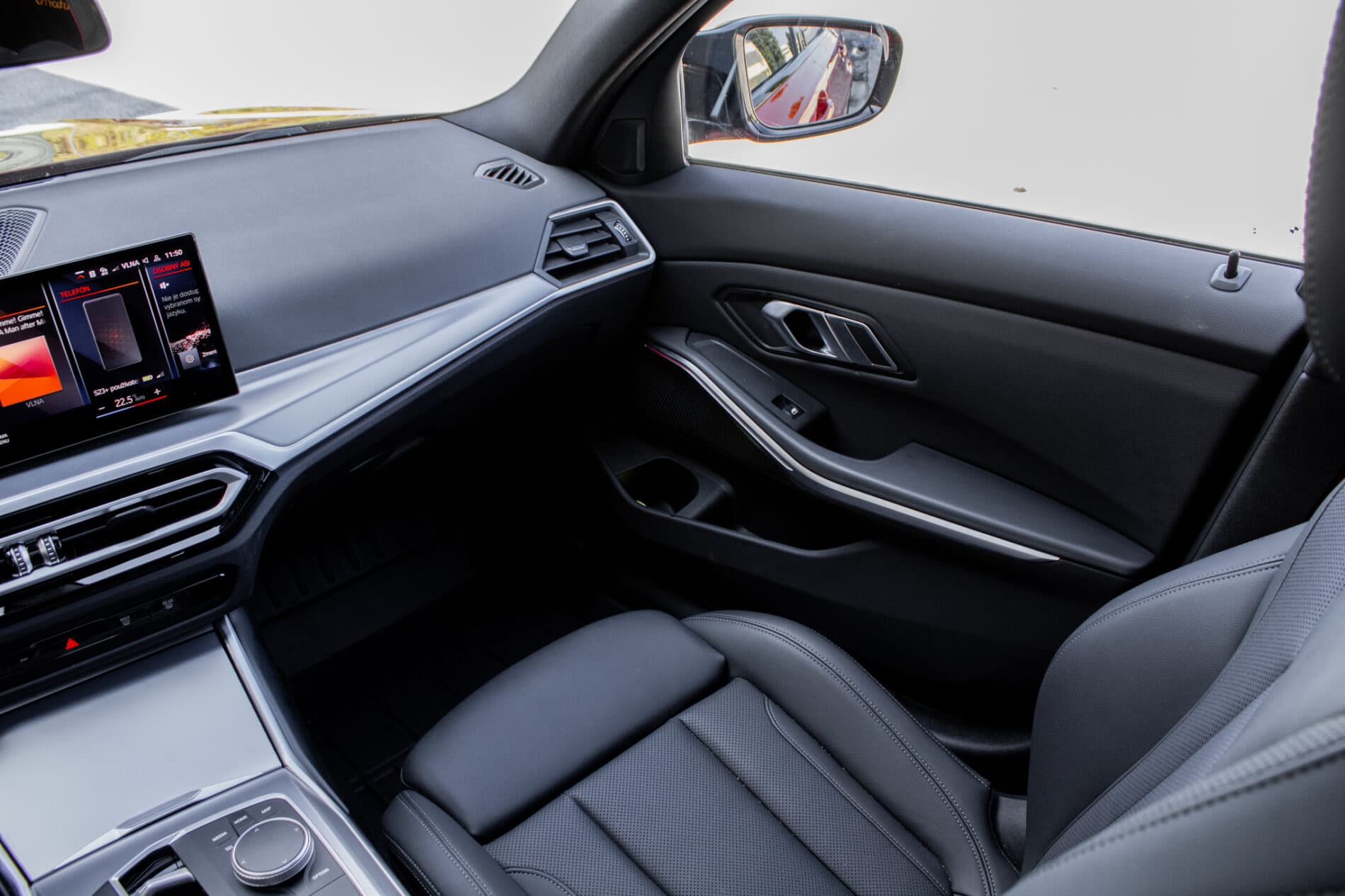2023 BMW M340i, červená kombi, 36 400 km