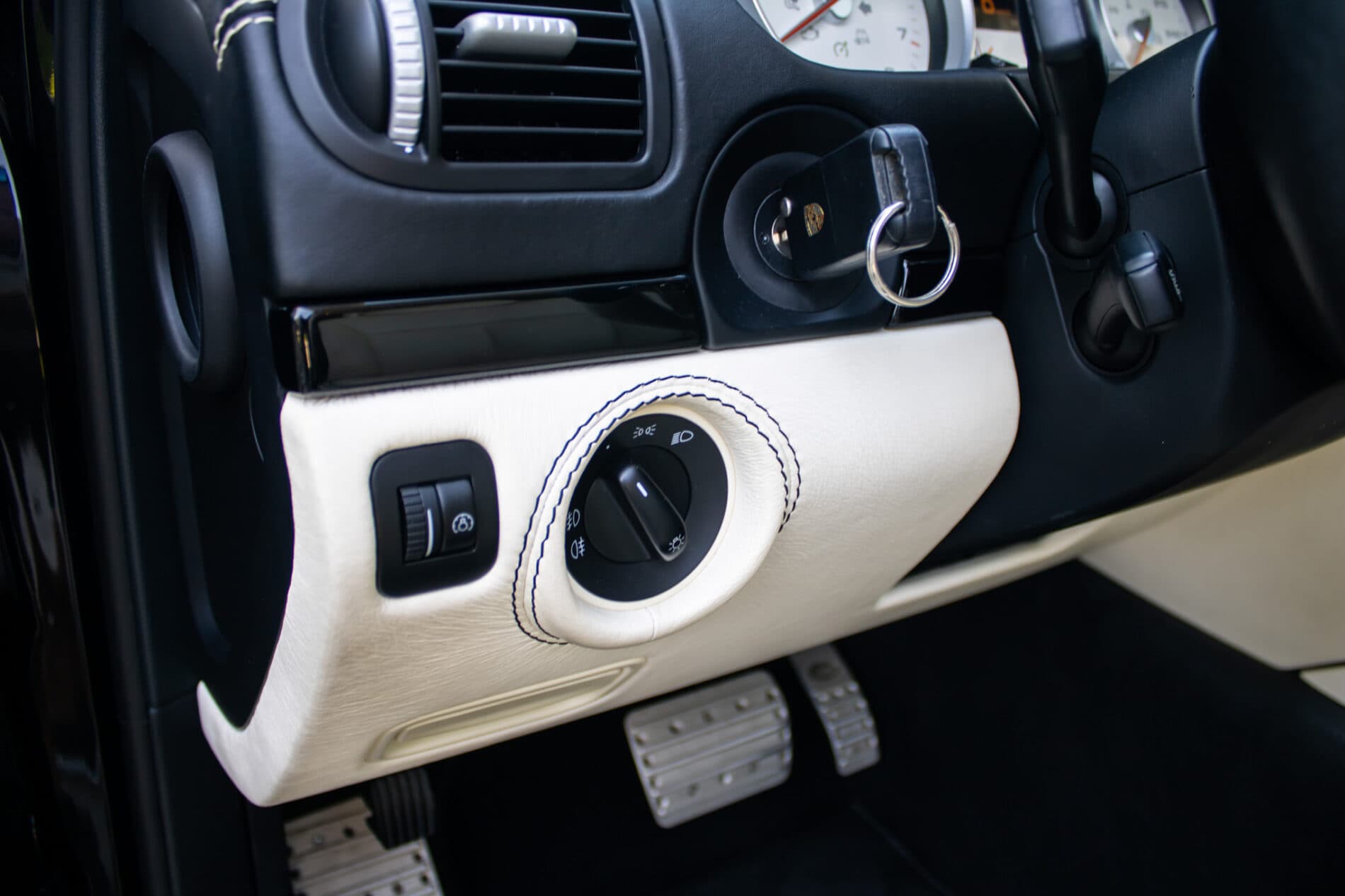 2008 Porsche Cayenne Turbo, černá suv, 67 427 km