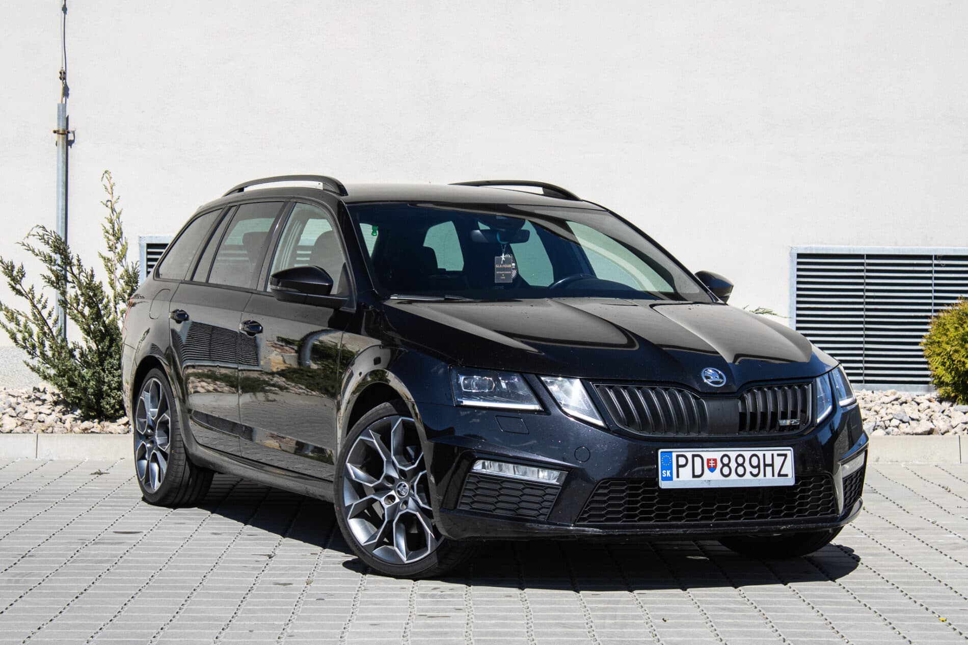 2017 Skoda Octavia RS, černá kombi, 216 446 km