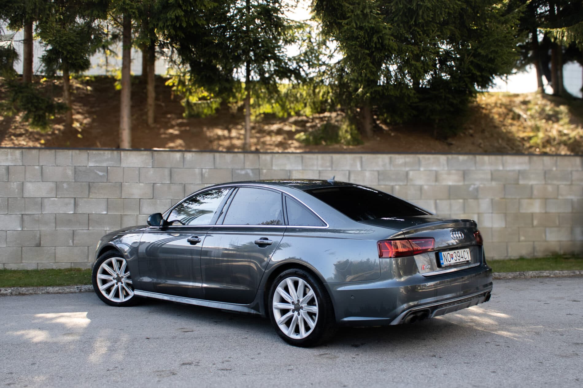 2015 AUDI S6, šedá sedan, 184 000 km