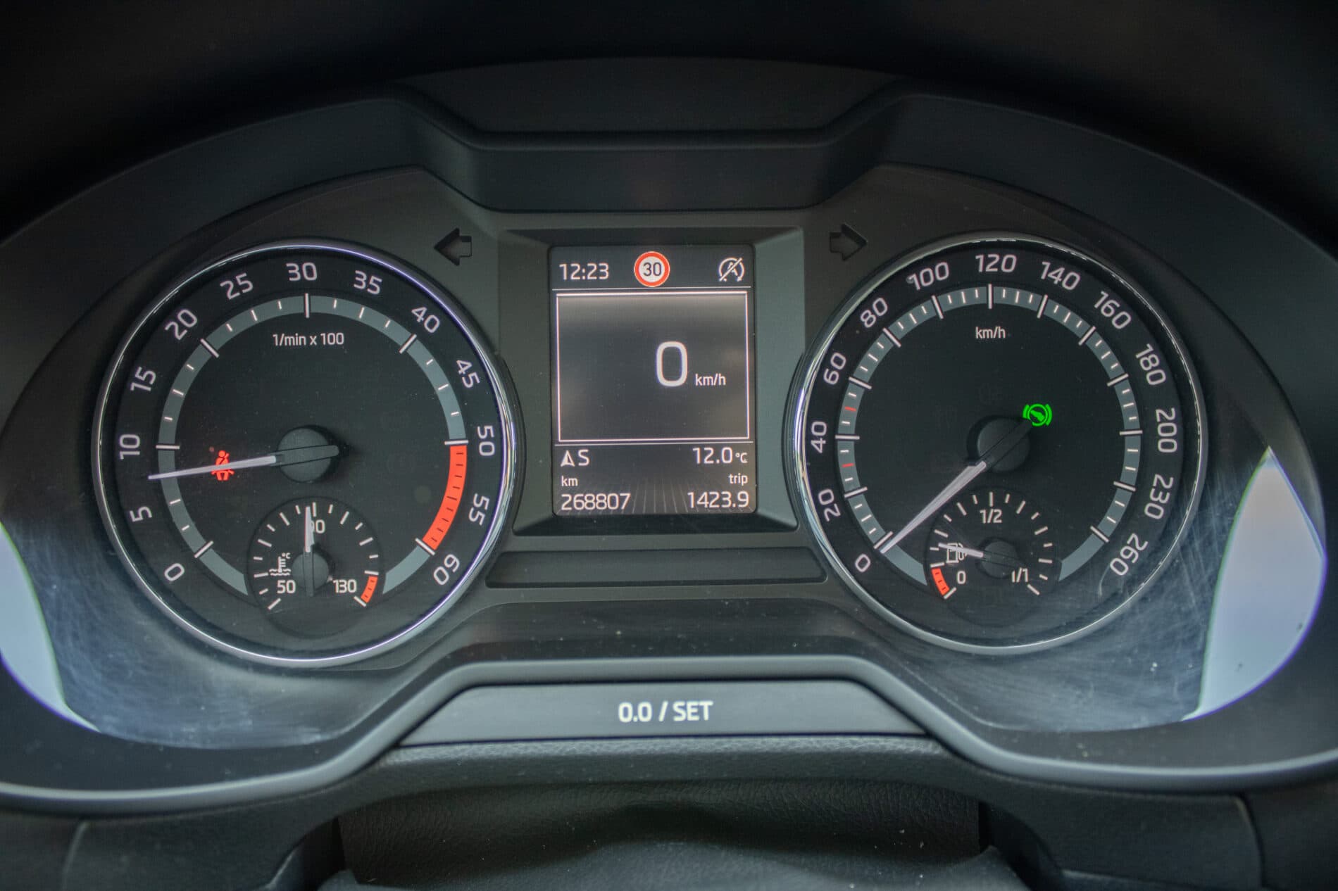 2014 Skoda Octavia RS, modrá kombi, 268 807 km