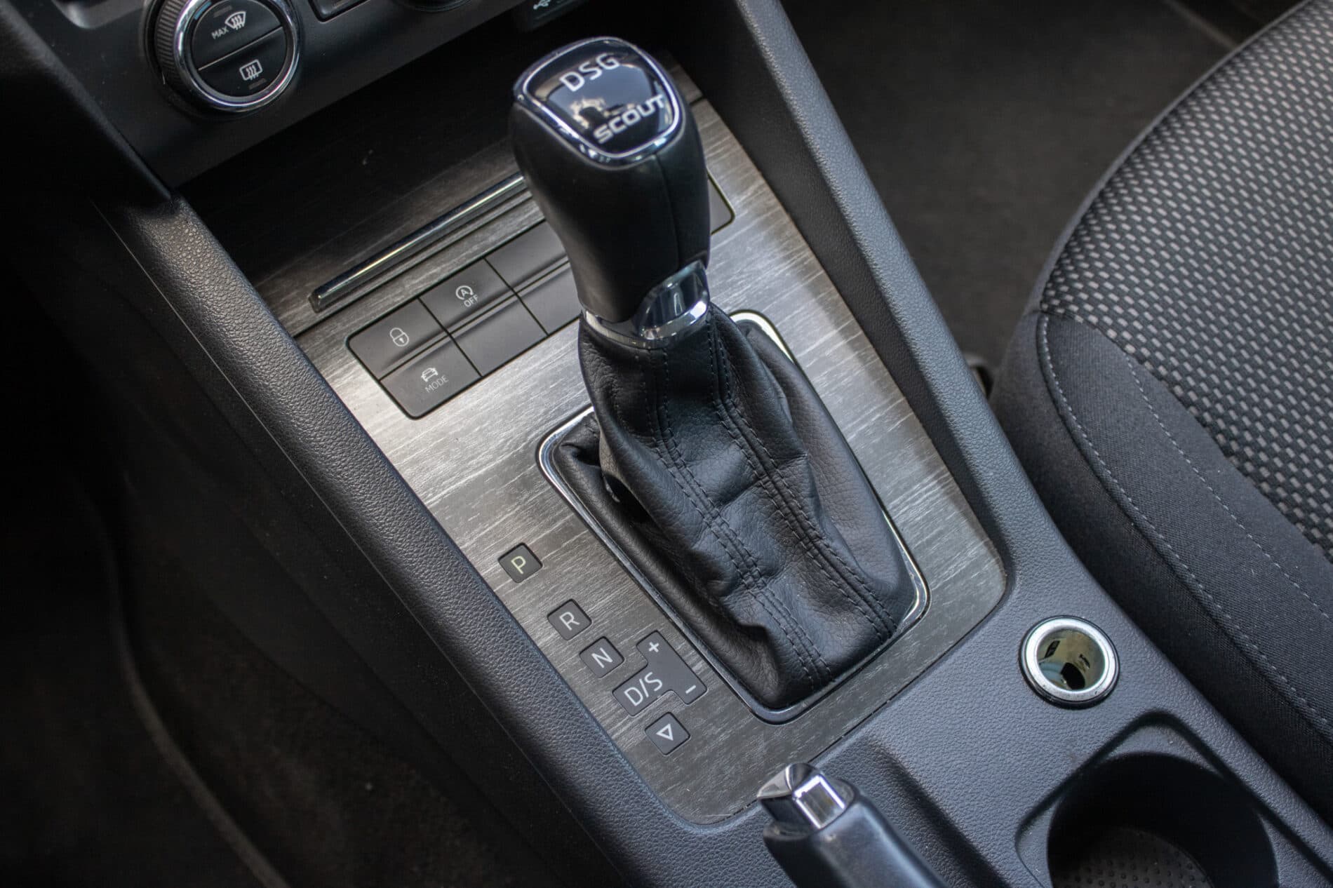2014 Skoda Octavia RS, modrá kombi, 268 807 km
