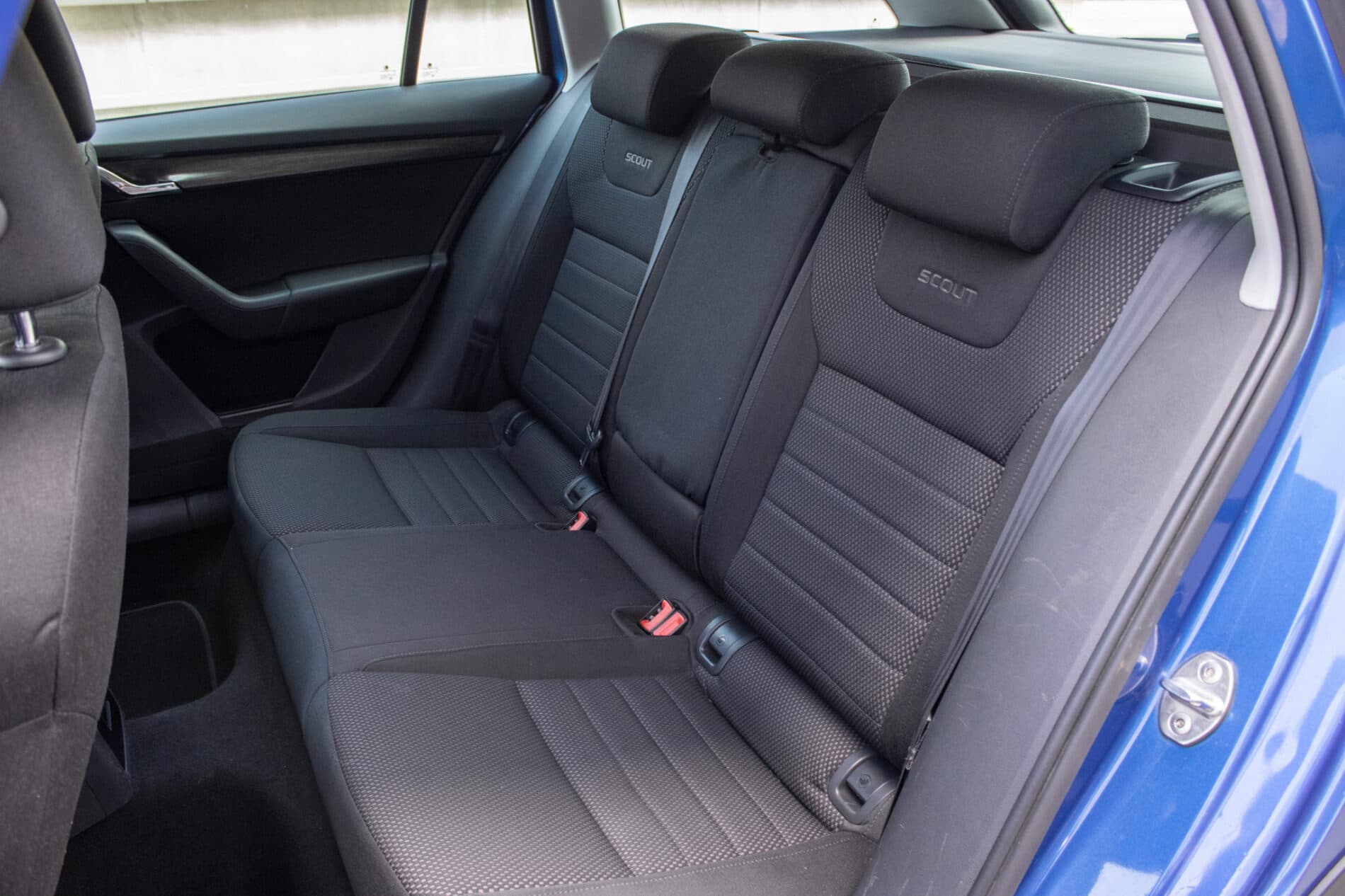 2014 Skoda Octavia RS, modrá kombi, 268 807 km