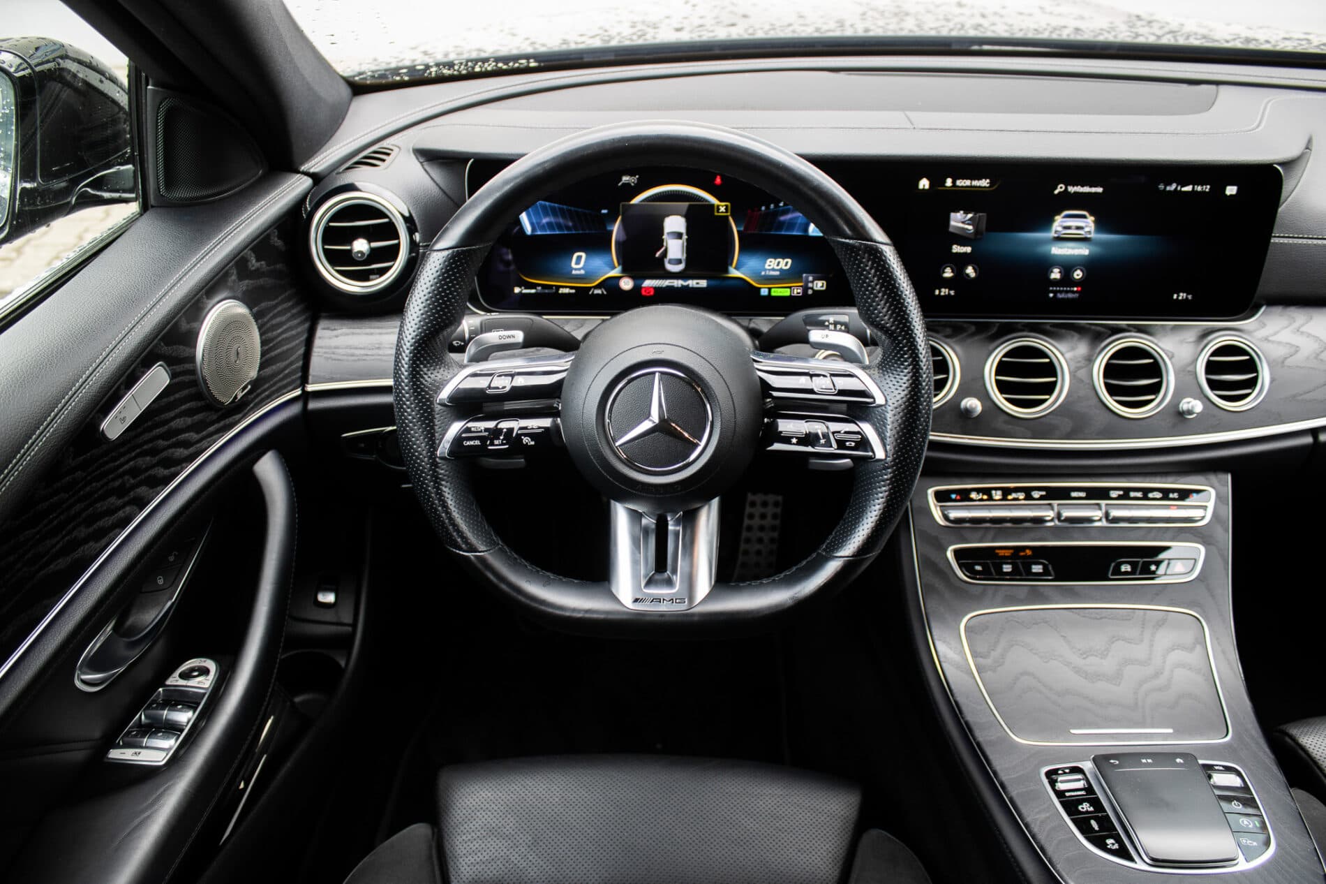 2020 Mercedes-Benz E 53 AMG, černá sedan, 85 274 km