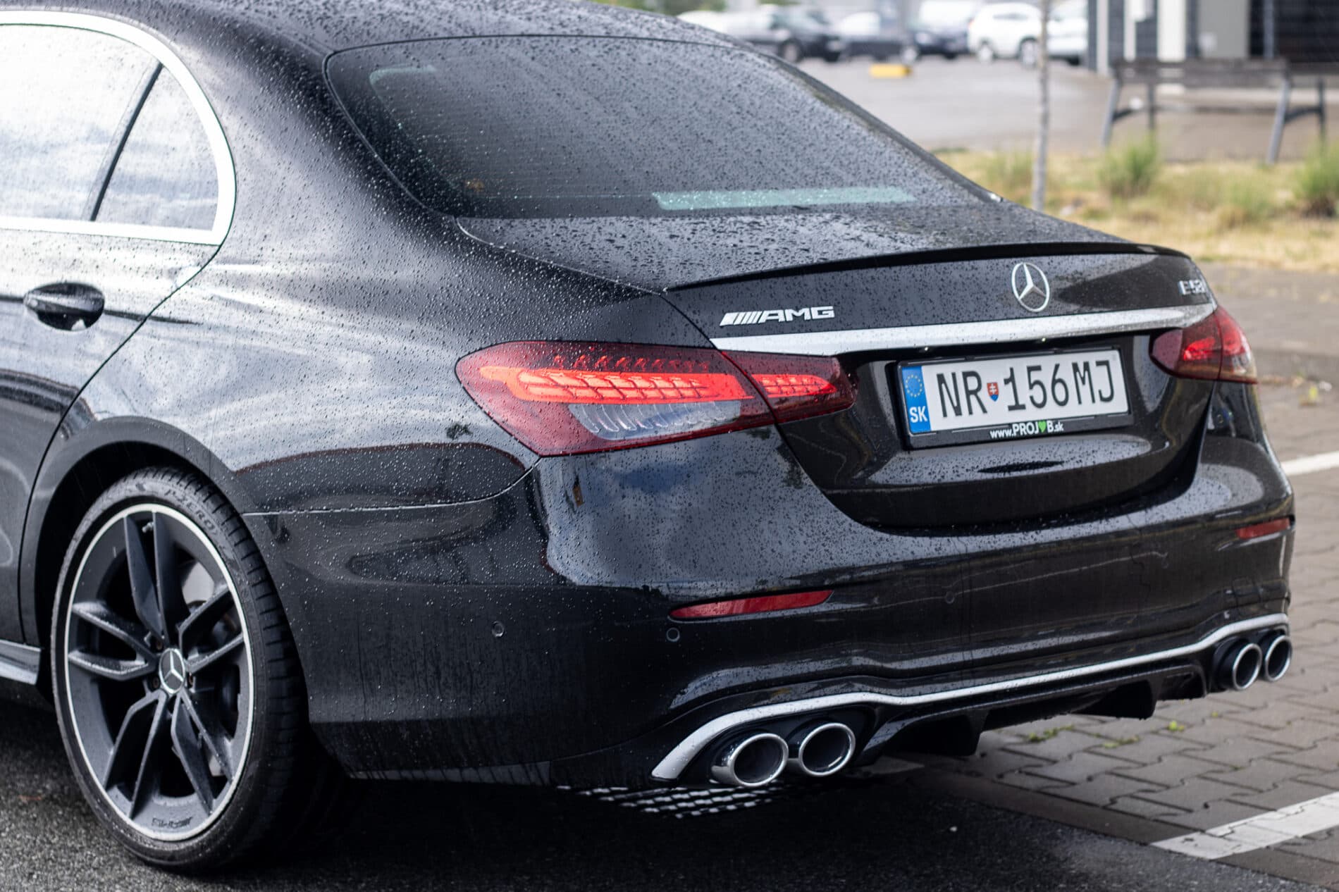 2020 Mercedes-Benz E 53 AMG, černá sedan, 85 274 km