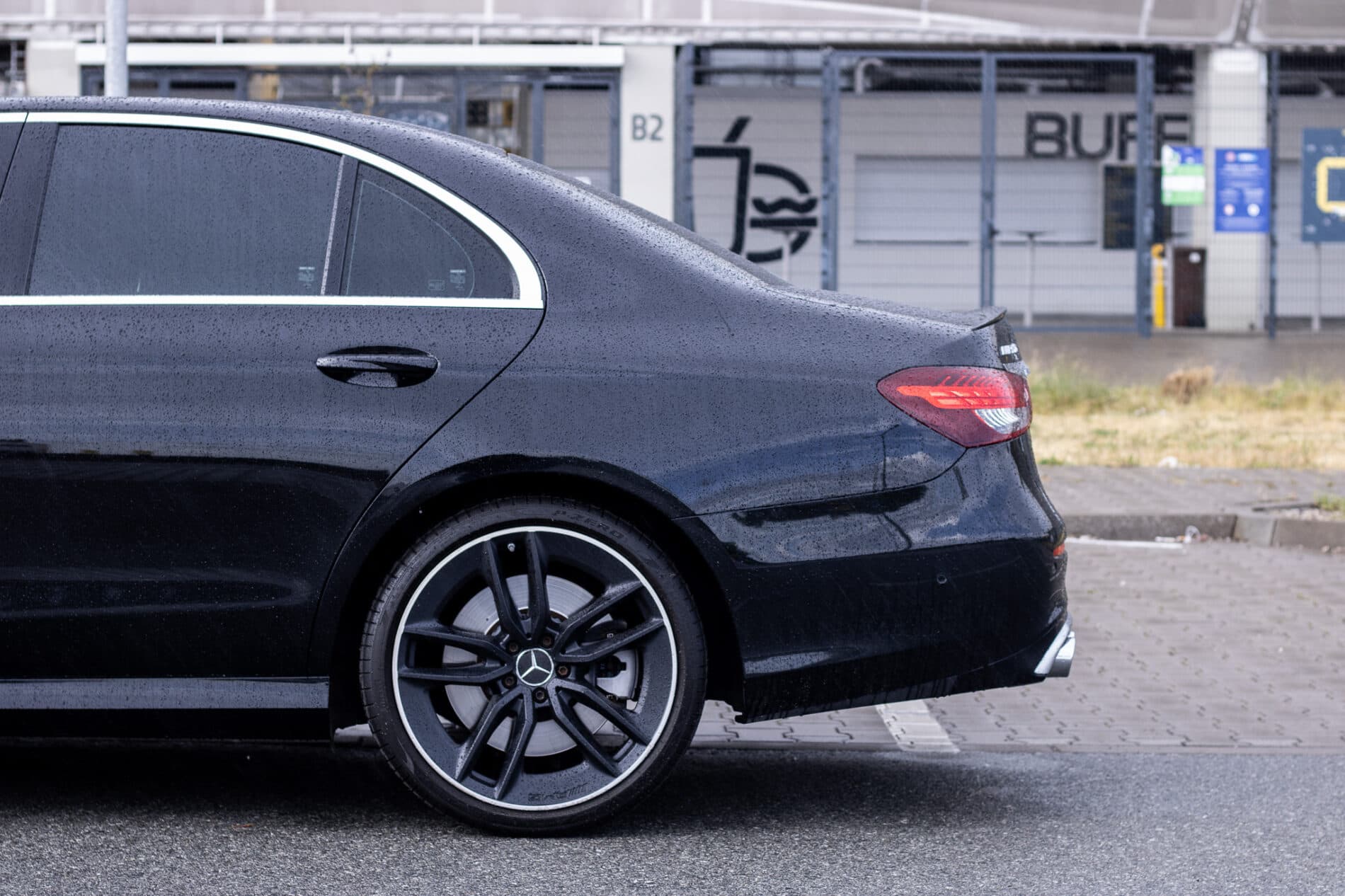 2020 Mercedes-Benz E 53 AMG, černá sedan, 85 274 km