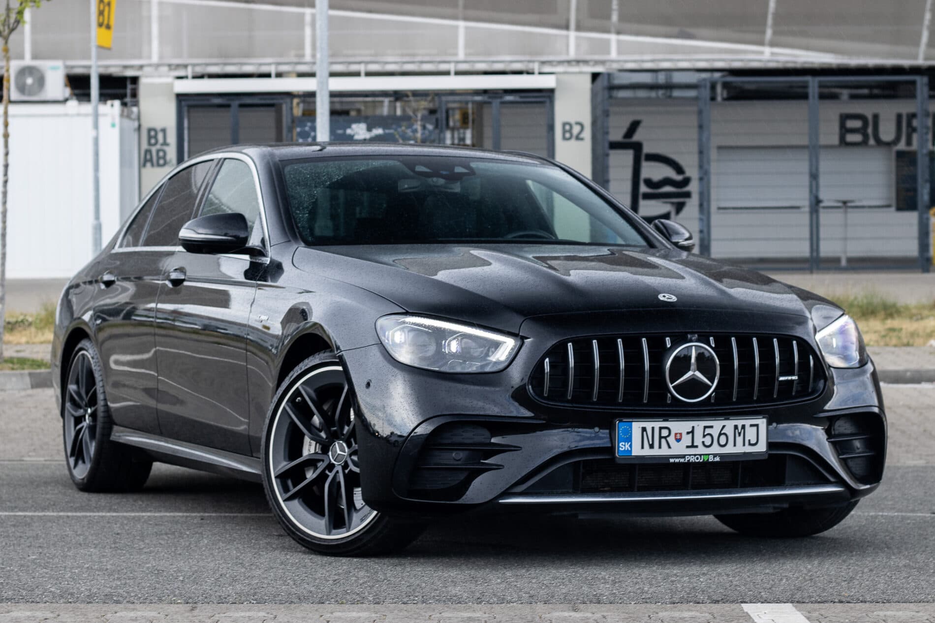 2020 Mercedes-Benz E 53 AMG, černá sedan, 85 274 km
