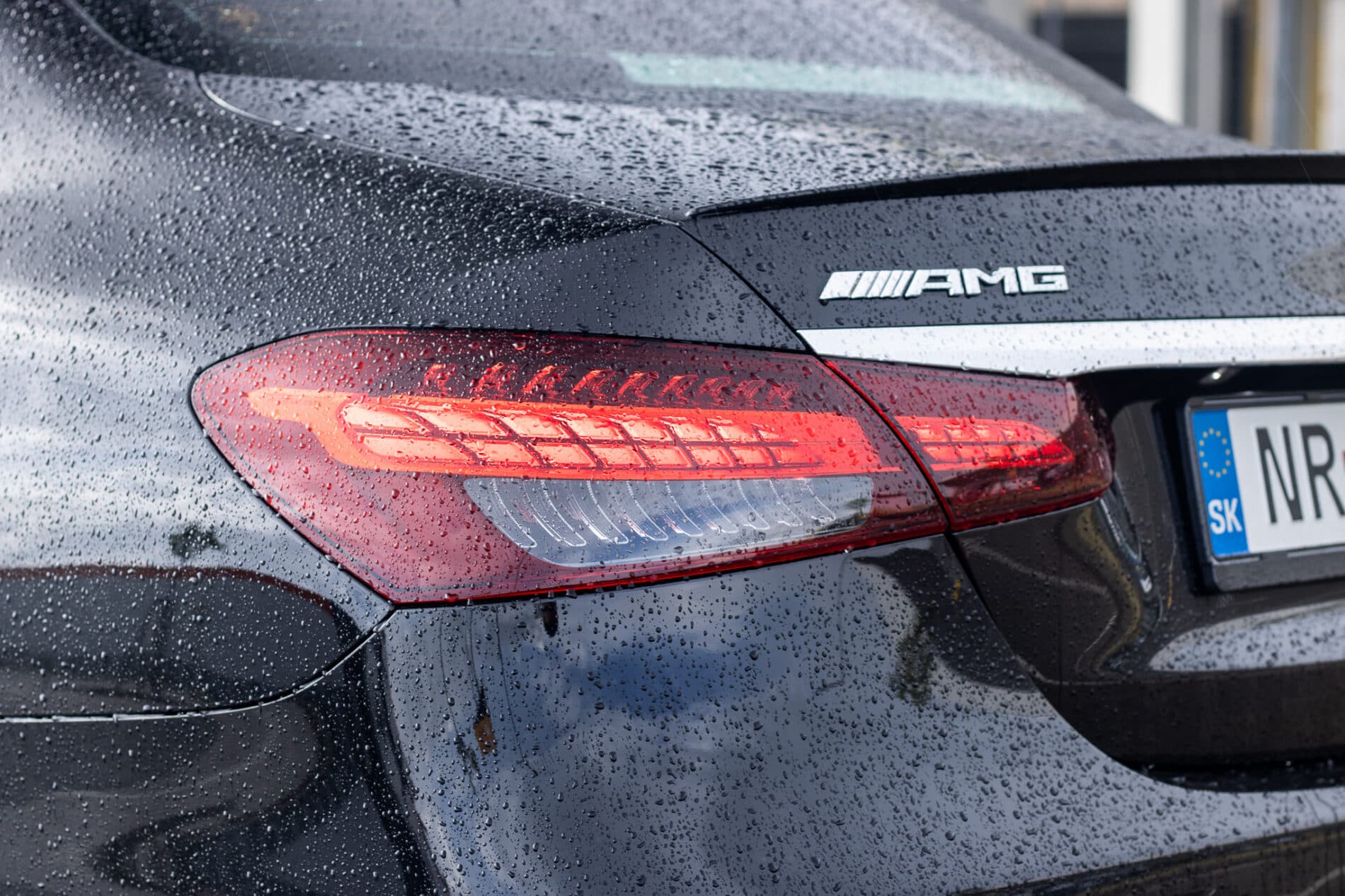 2020 Mercedes-Benz E 53 AMG, černá sedan, 85 274 km