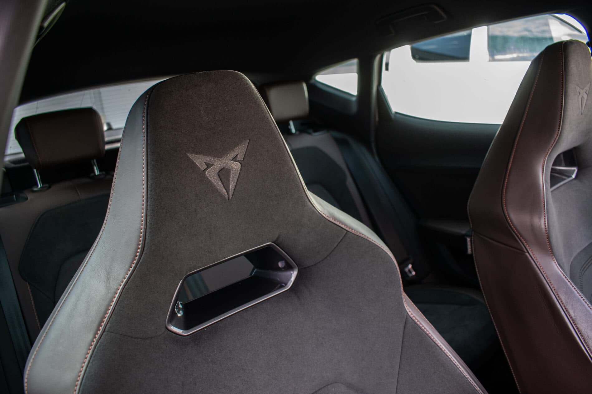 2022 Cupra Formentor VZ5, šedá suv, 45 979 km