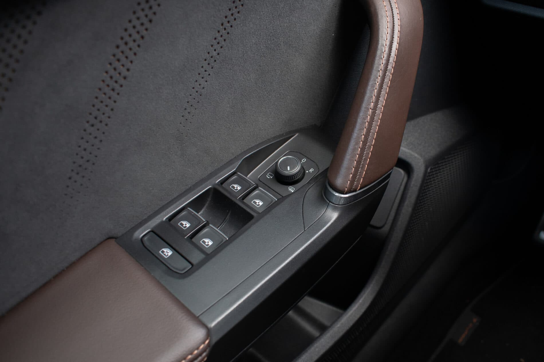2022 Cupra Formentor VZ5, šedá suv, 45 979 km