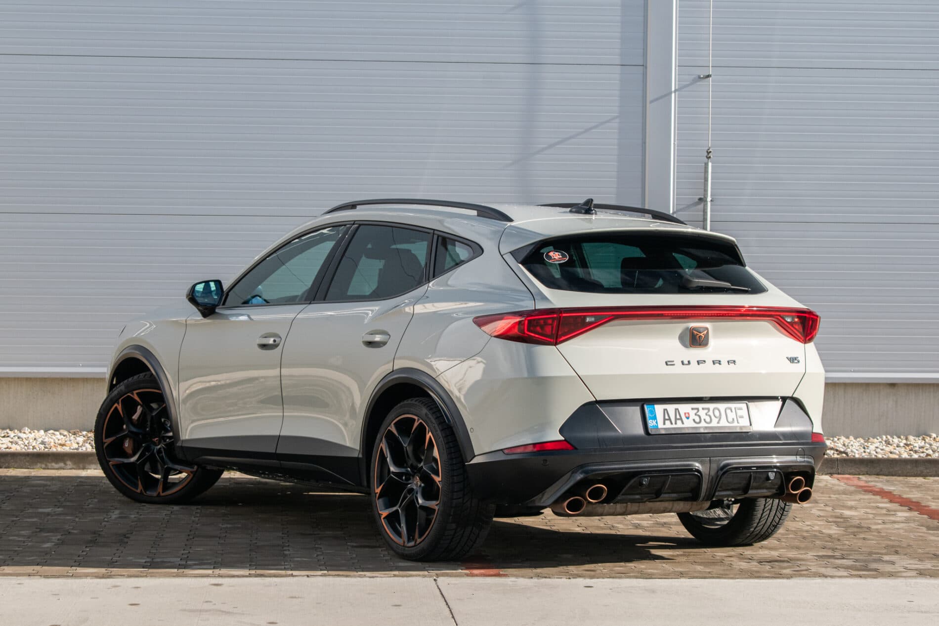 2022 Cupra Formentor VZ5, šedá suv, 45 979 km